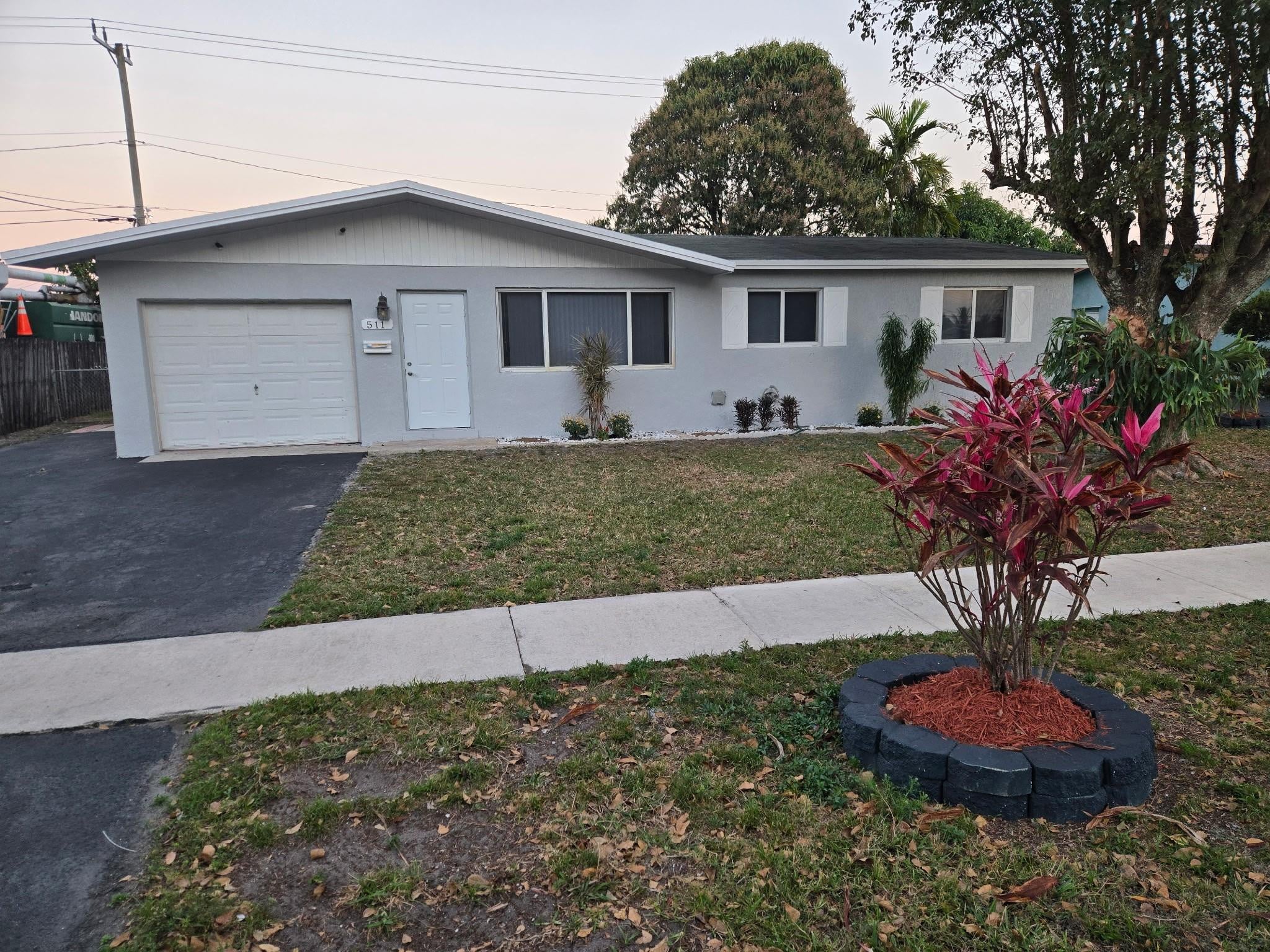 4BR – SingleFamilyResidence at 511 N 65th Avenue