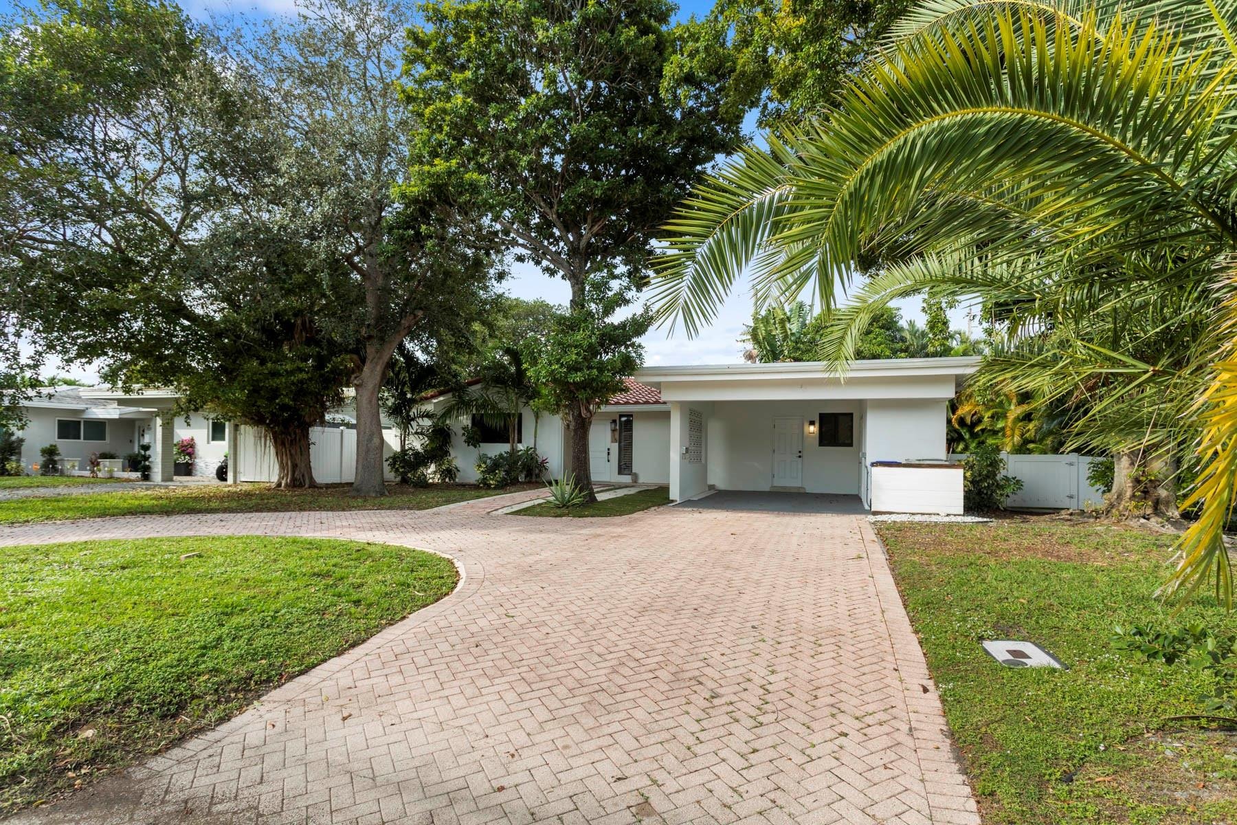 3BR – SingleFamilyResidence at 715 NE 25th Avenue