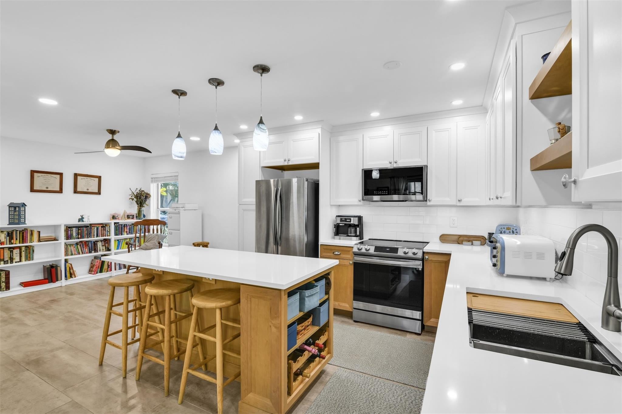 3BR – SingleFamilyResidence at 843 NW 98th Avenue
