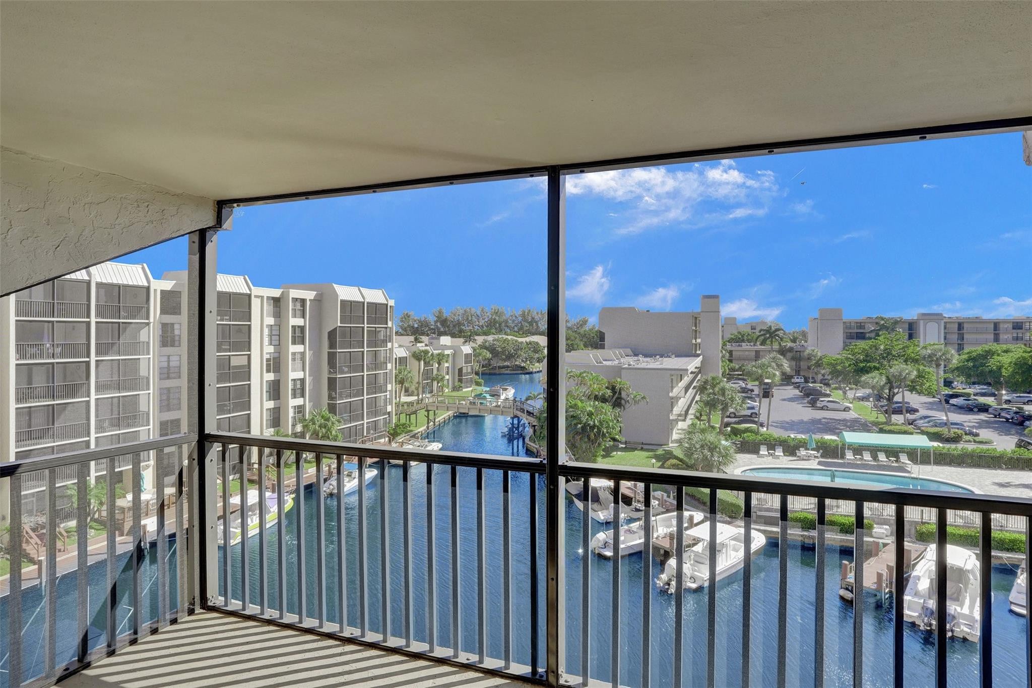 1BR – Condominium at 4 Royal Palm Way #503