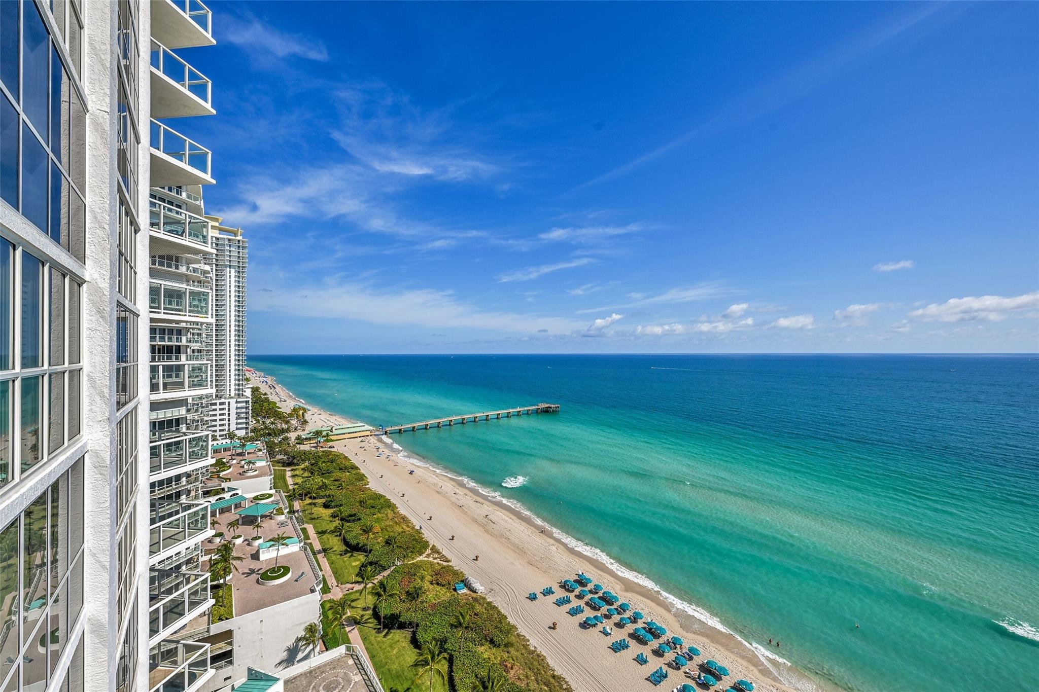 3BR – Condominium at 16425 Collins Avenue #2011