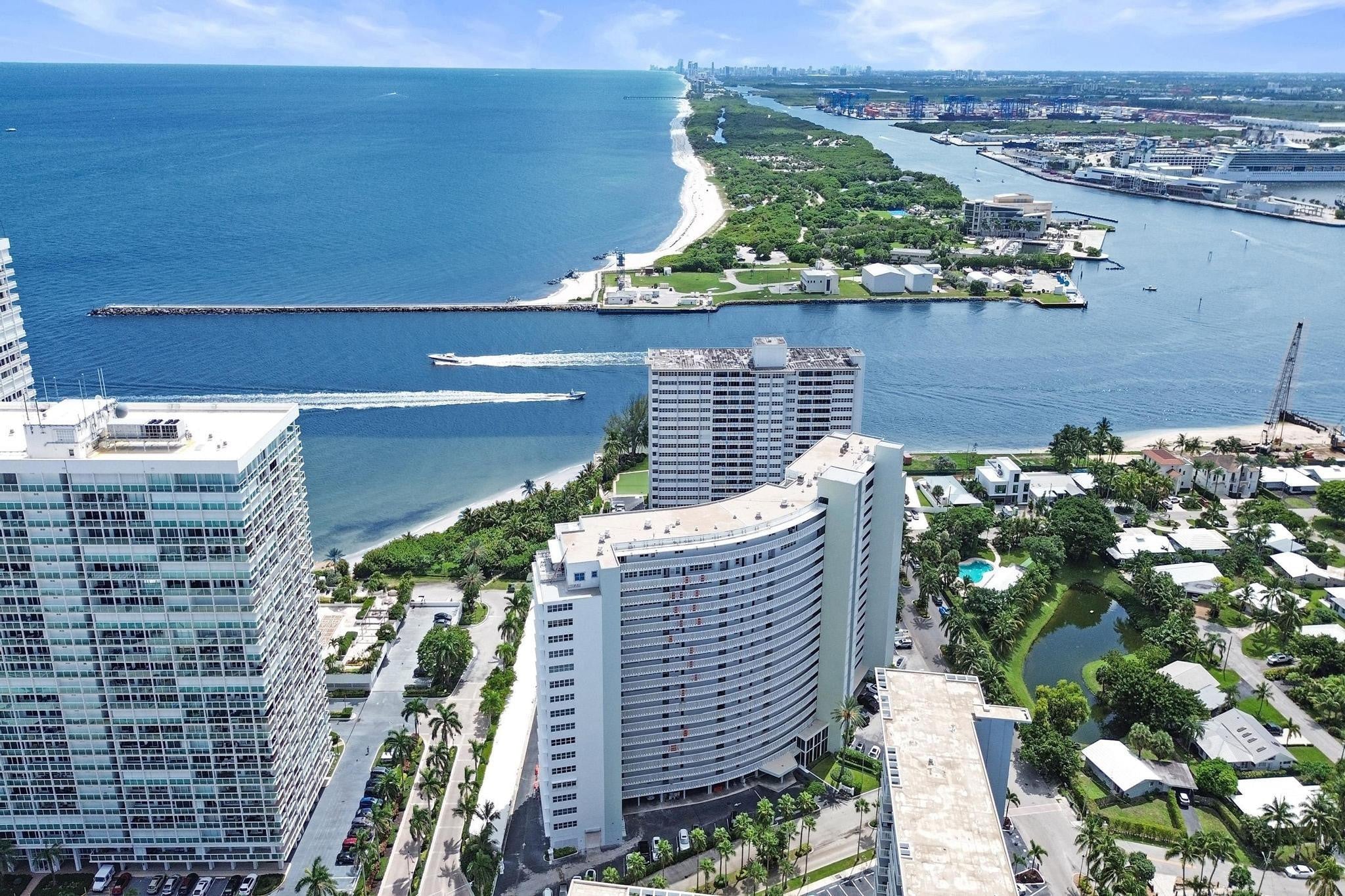 2BR – Condominium at 2000 S Ocean Drive #305