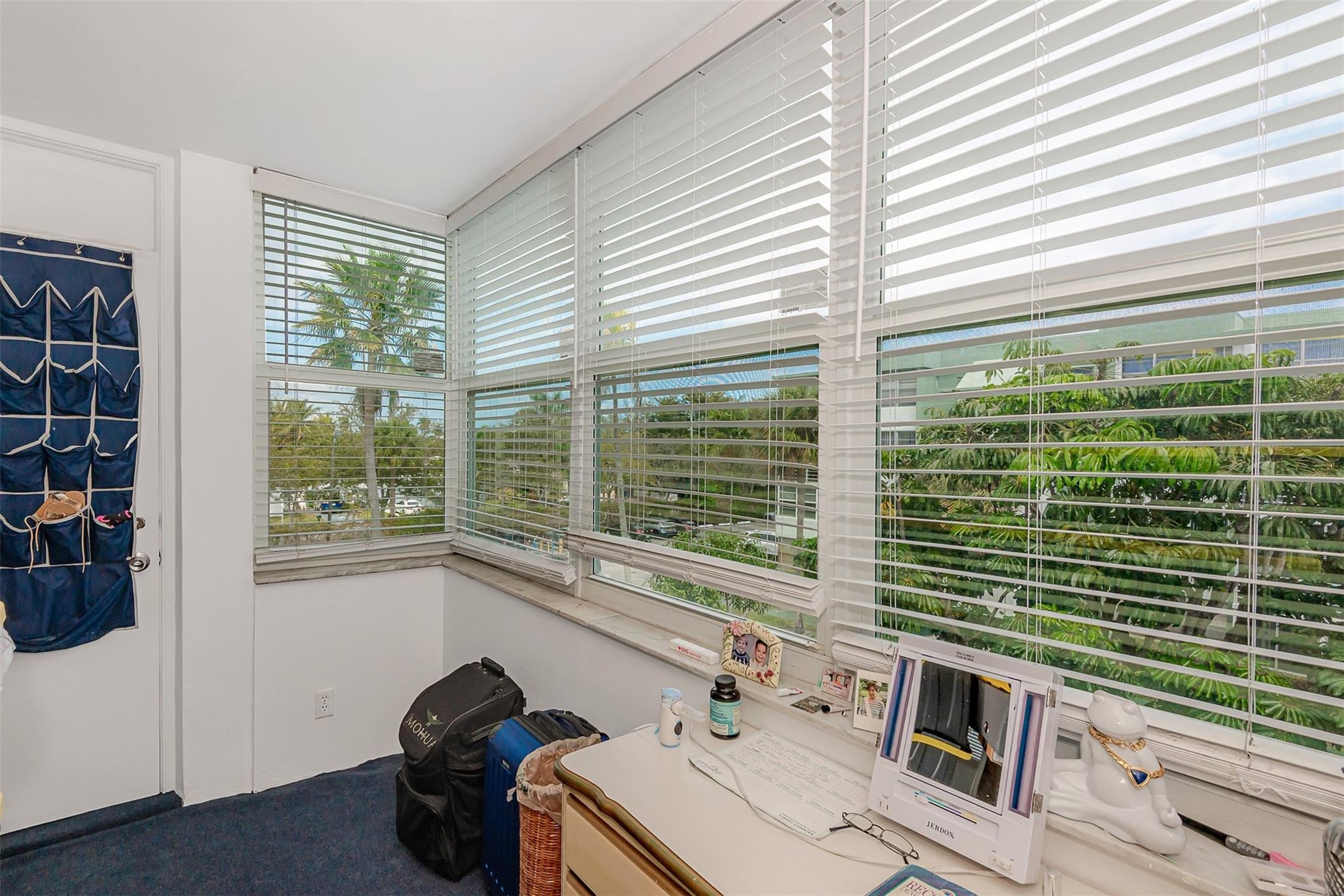 1BR – Condominium at 2751 Taft Street #305