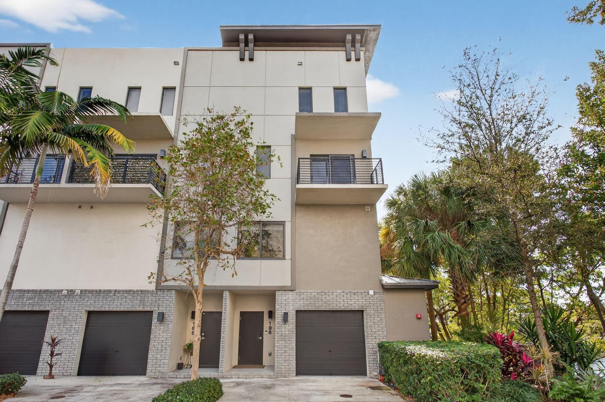 3BR – Townhouse at 196 SE 4th Terrace #K-1