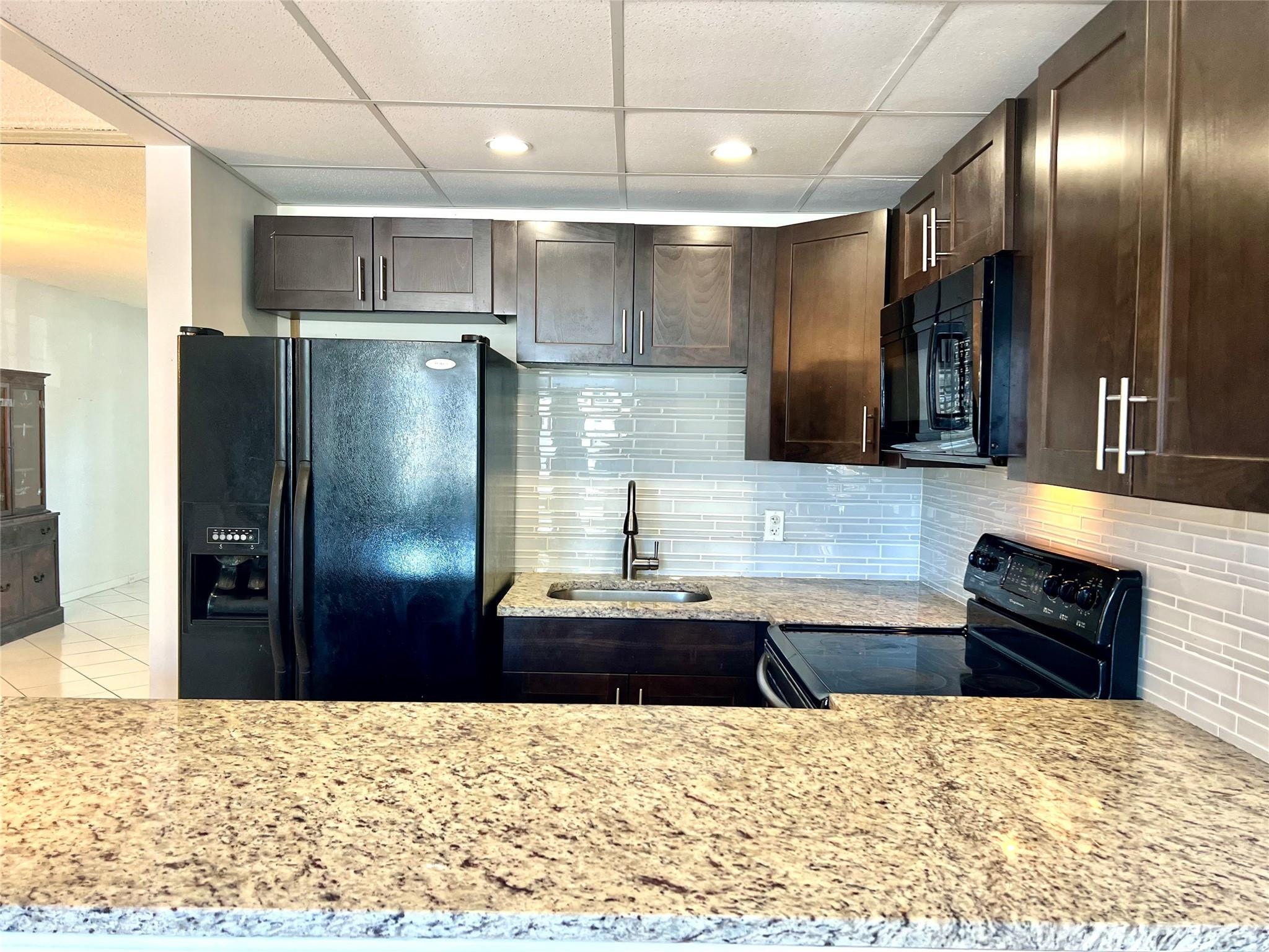 1BR – Condominium at 111 Oakridge I #111