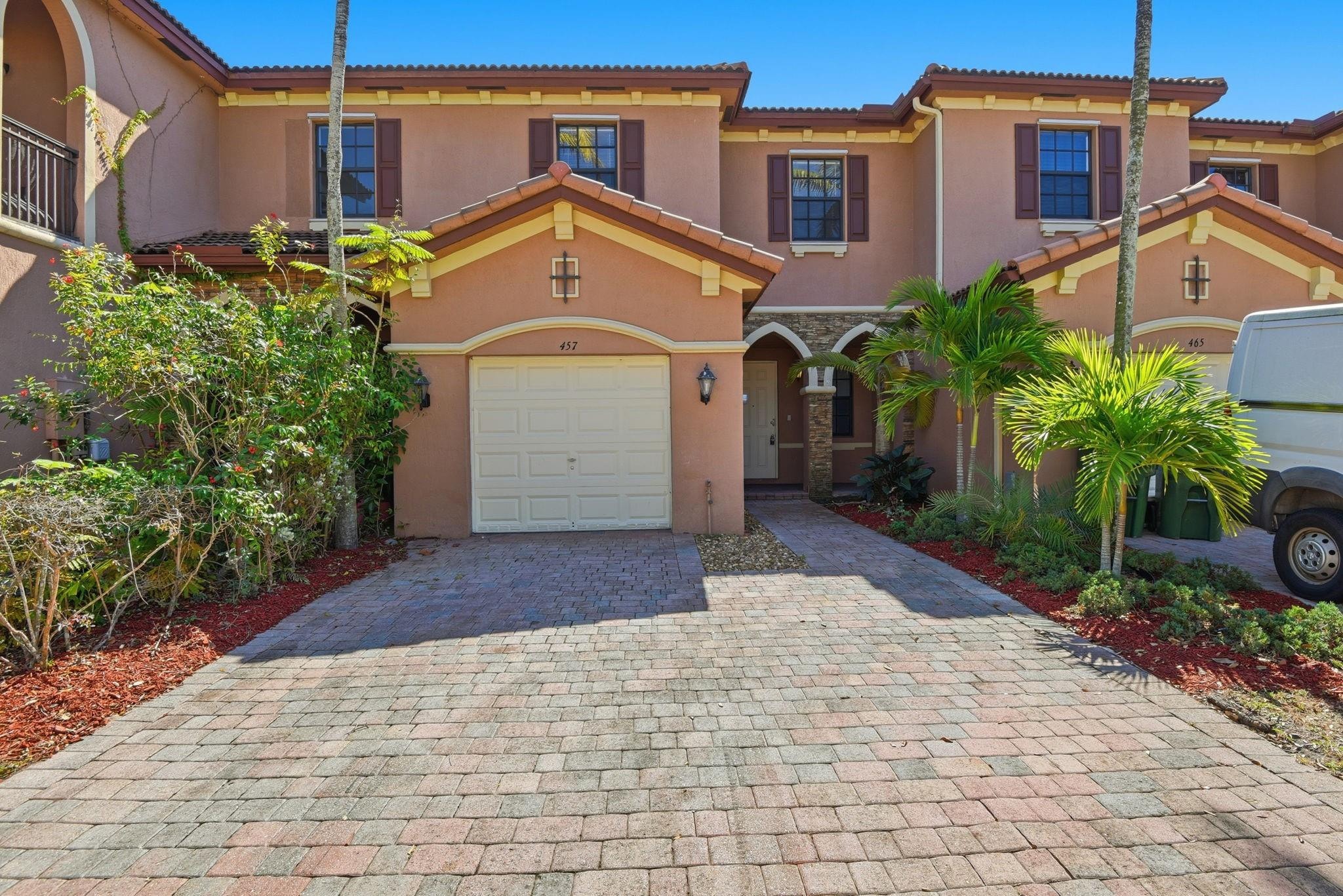 3BR – Townhouse at 457 SE 37th Place #457