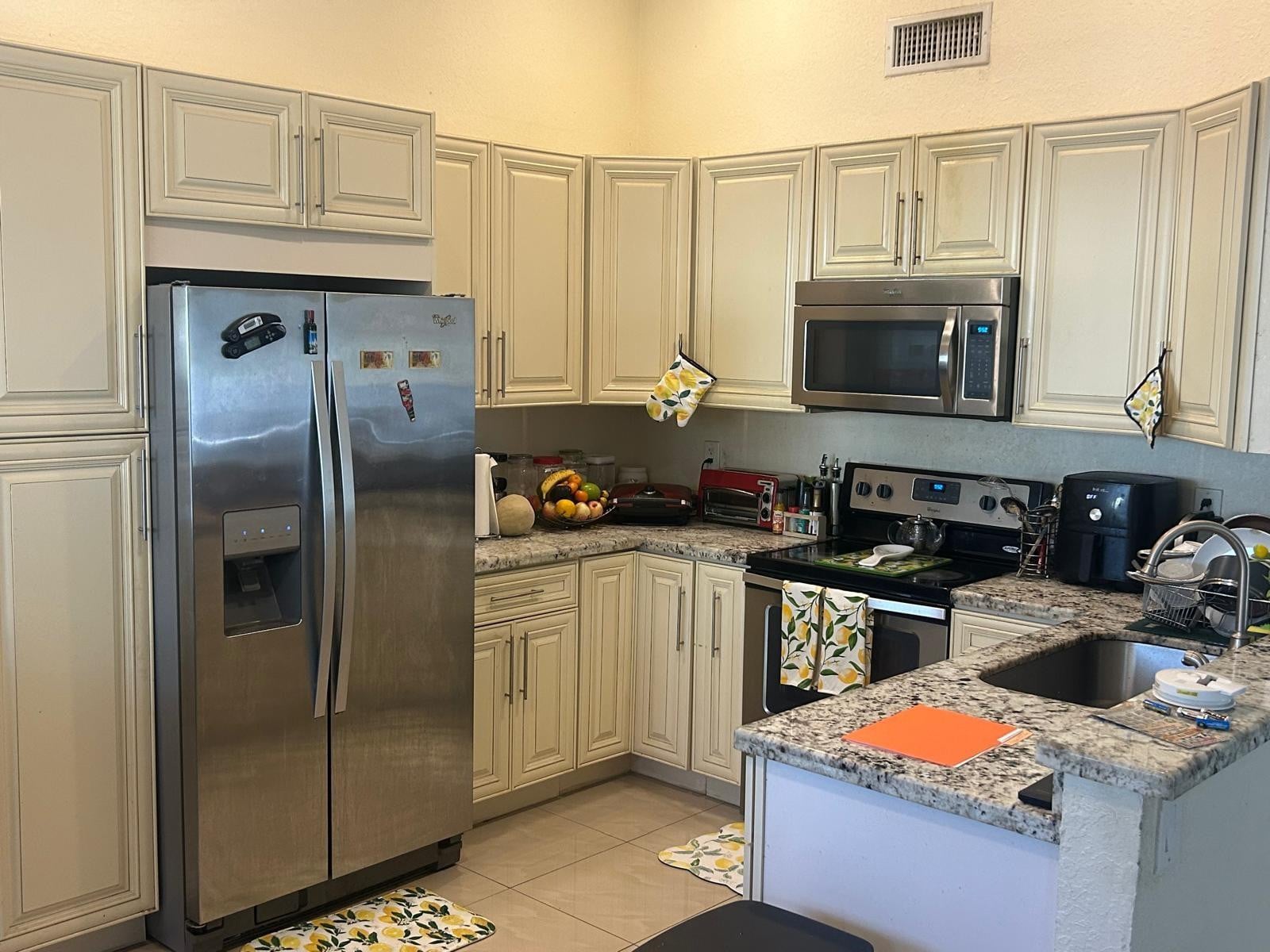 3BR – SingleFamilyResidence at 1281 SW 85th Avenue