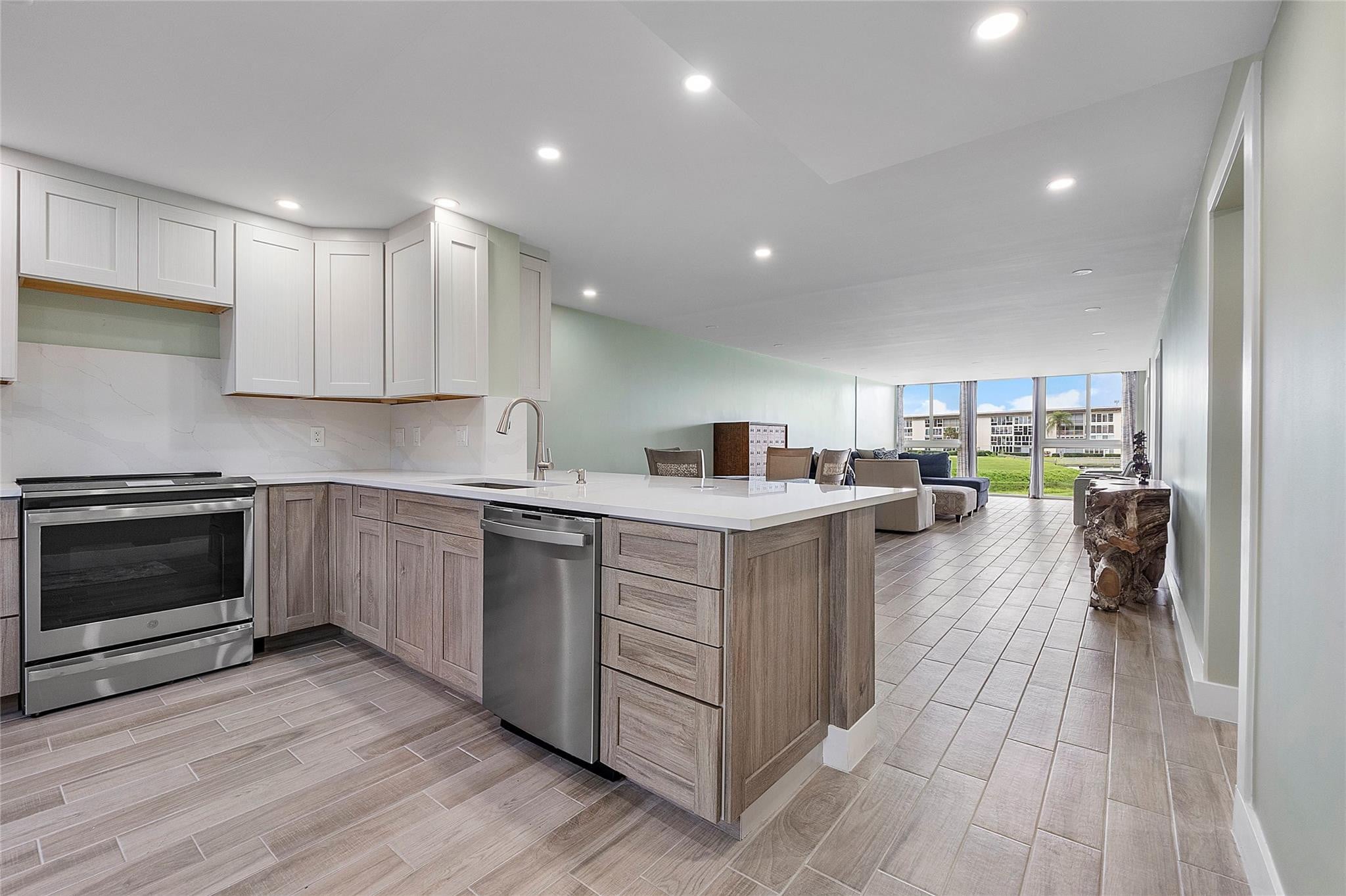 2BR – Condominium at 3502 Bimini Lane #B2