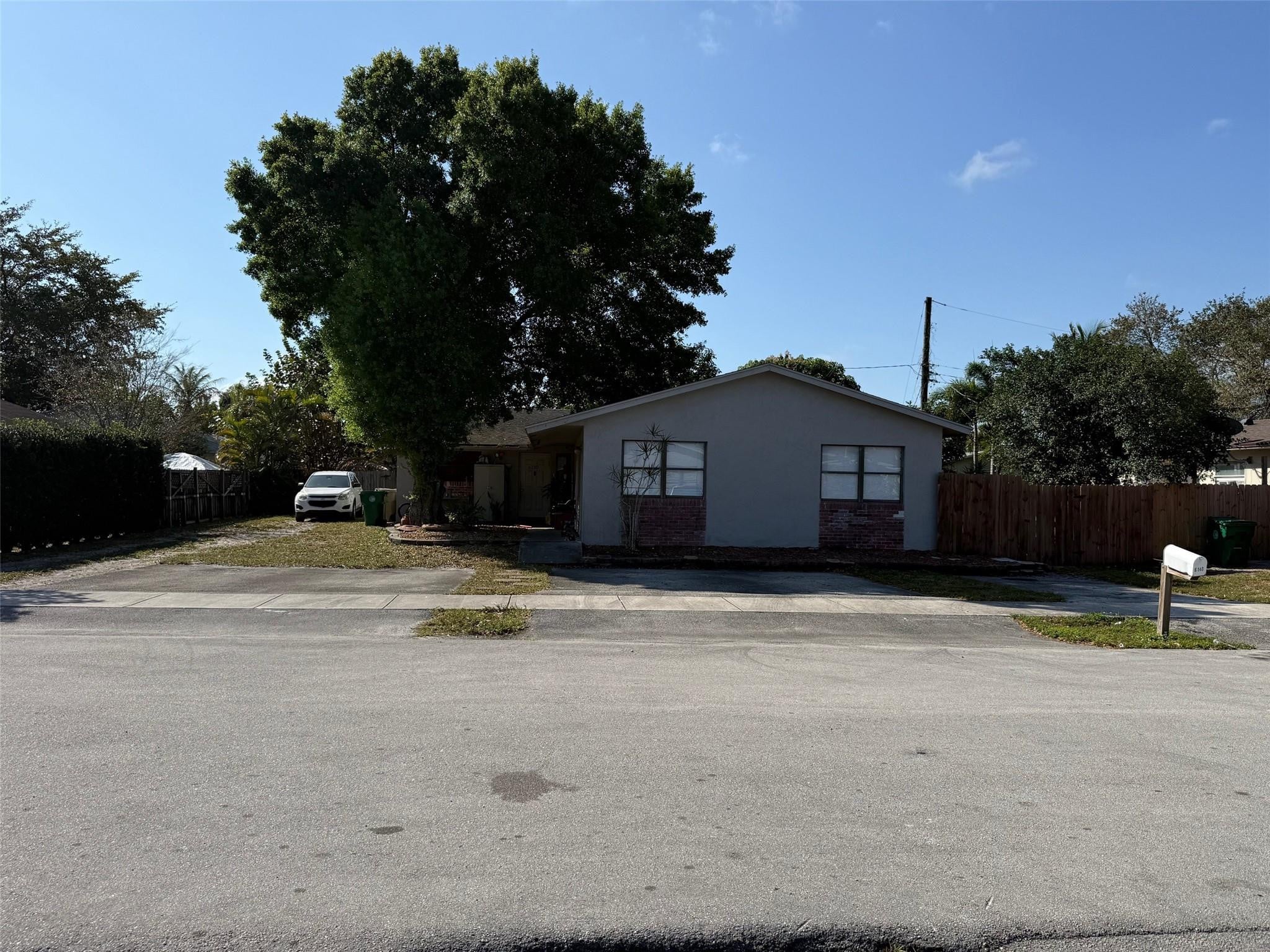 2BR – RNT at 6140 SW 43rd Street