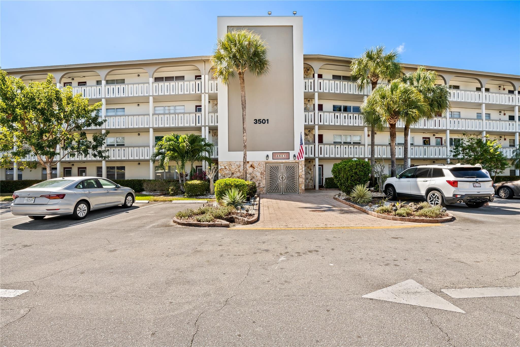 2BR – Condominium at 3501 Bimini Lane #D4
