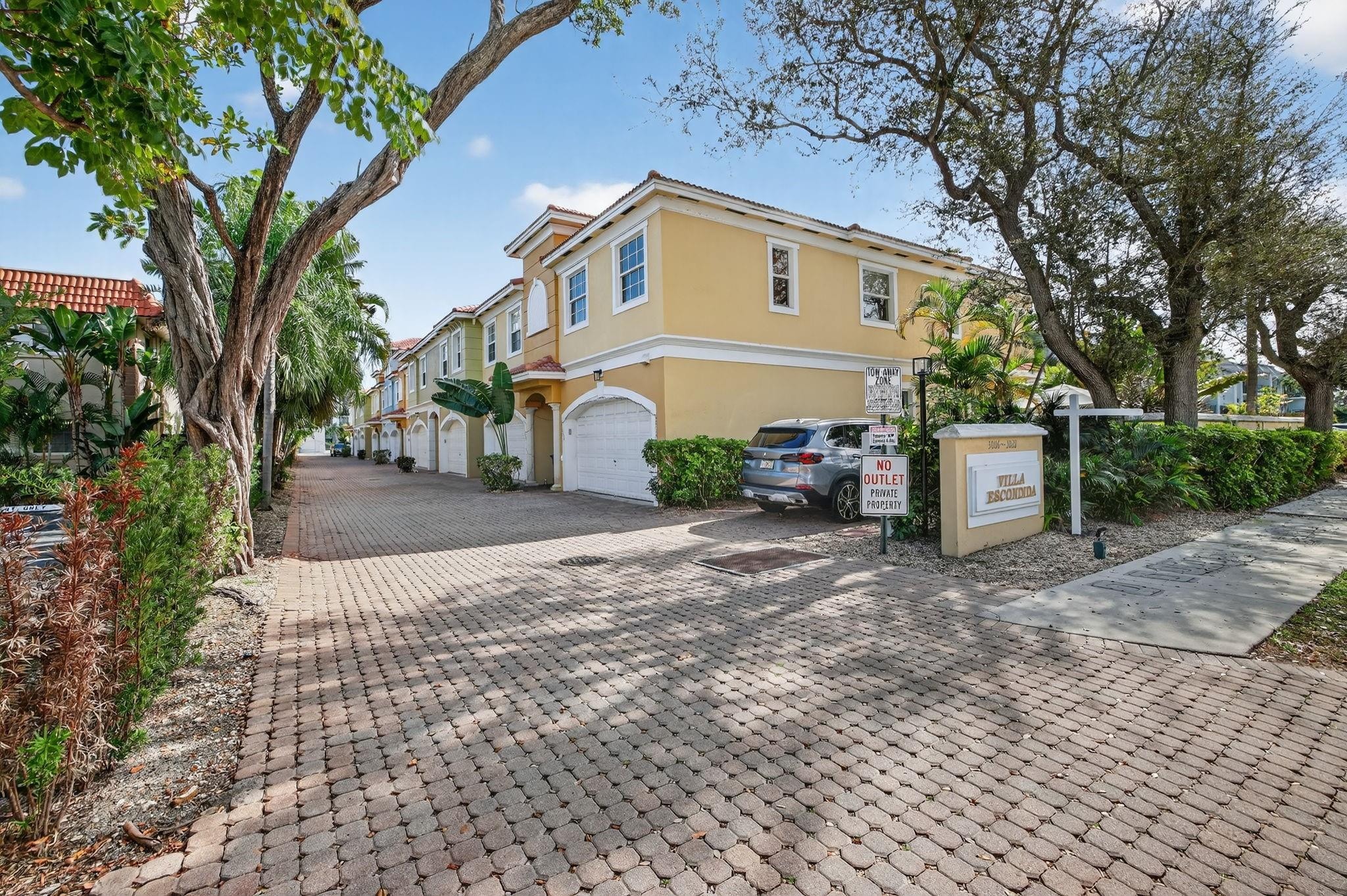 3BR – Townhouse at 3024 NE 5th Terrace #10