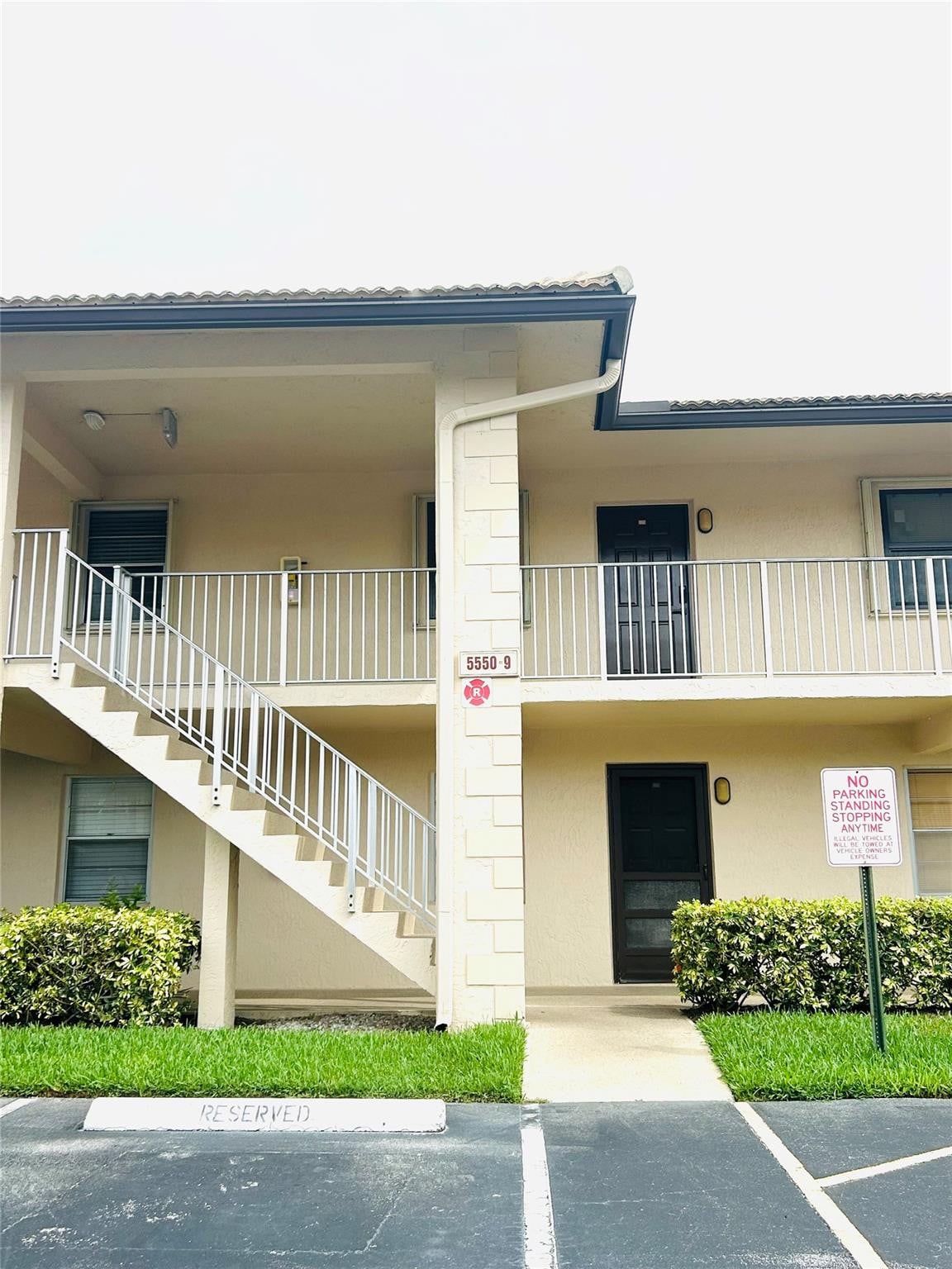 2BR – Condominium at 5550 Lakeside Drive #203