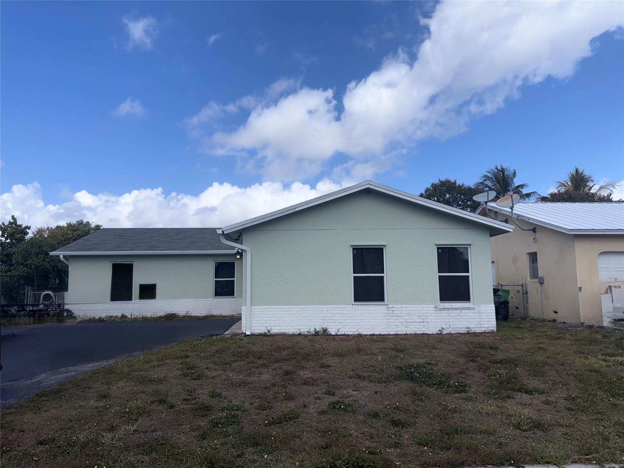 3BR – SingleFamilyResidence at 11145 NW 26th Street