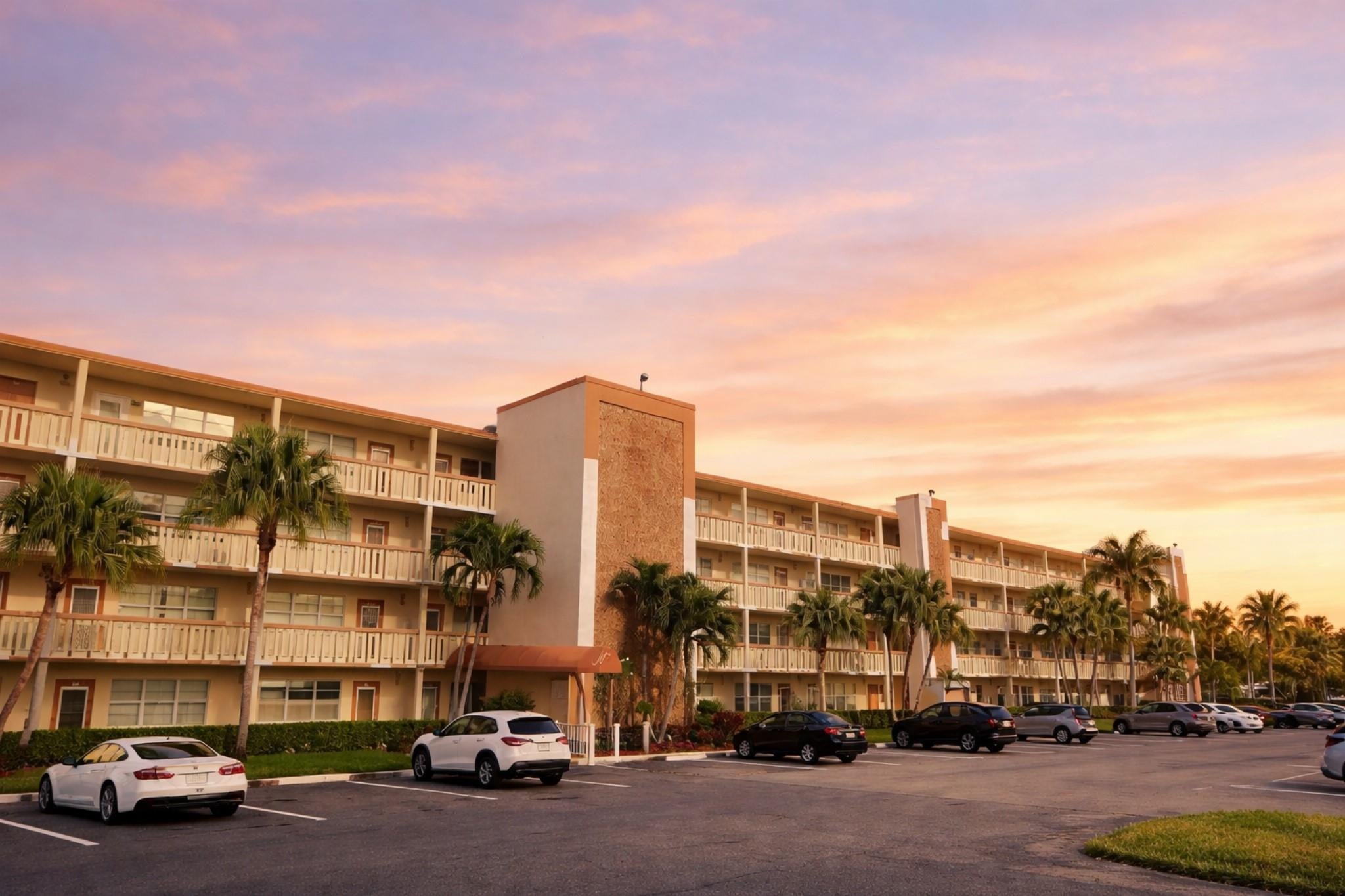 2BR – Condominium at 2017 Newcastle A #2017