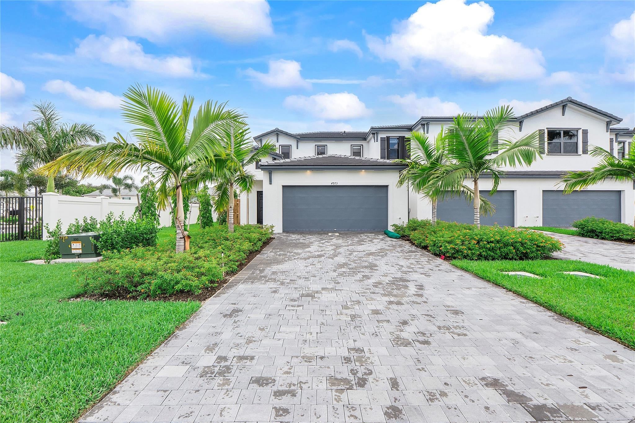 3BR – Townhouse at 4973 Oakmont Drive #1