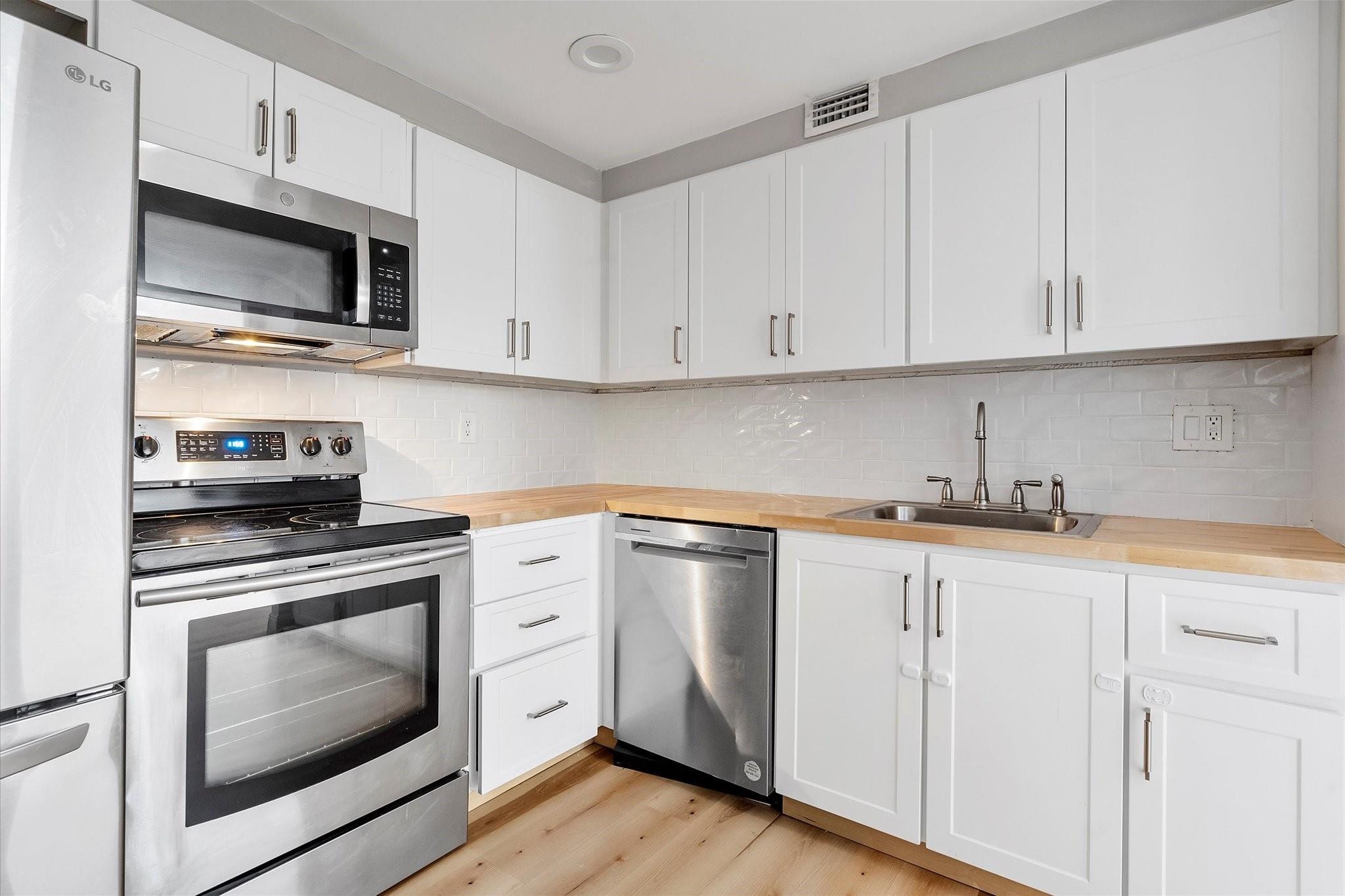 2BR – Condominium at 6500 Cypress Road #211