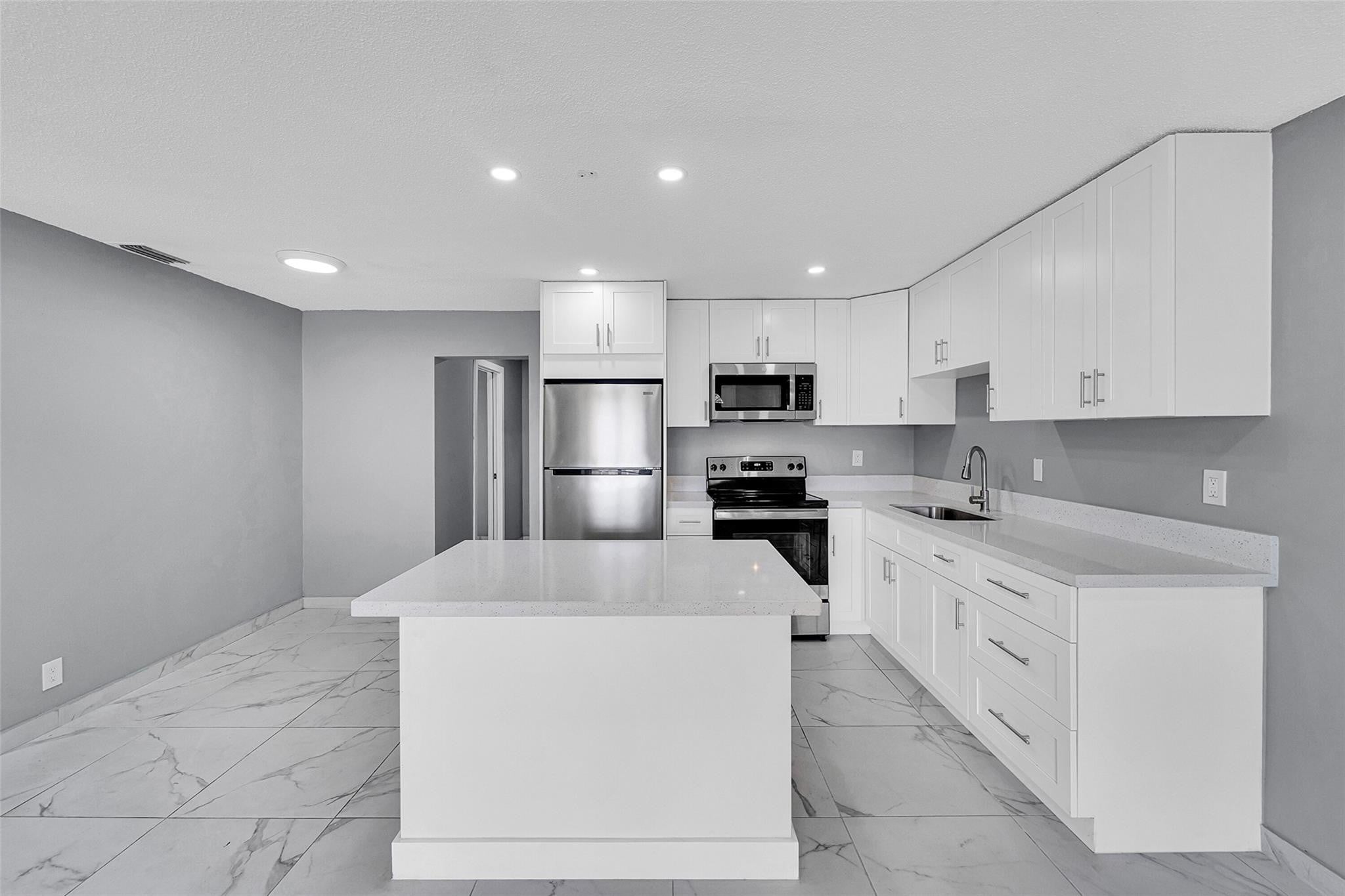 3BR – RNT at 4681 SW 43rd Terrace