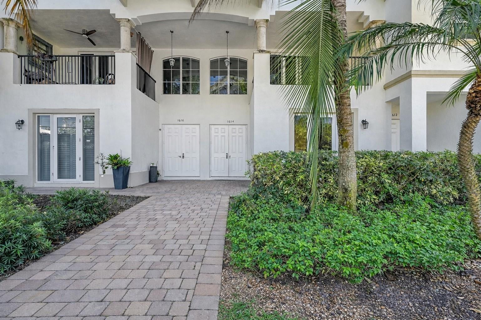 4BR – Townhouse at 1614 NE 9th Street