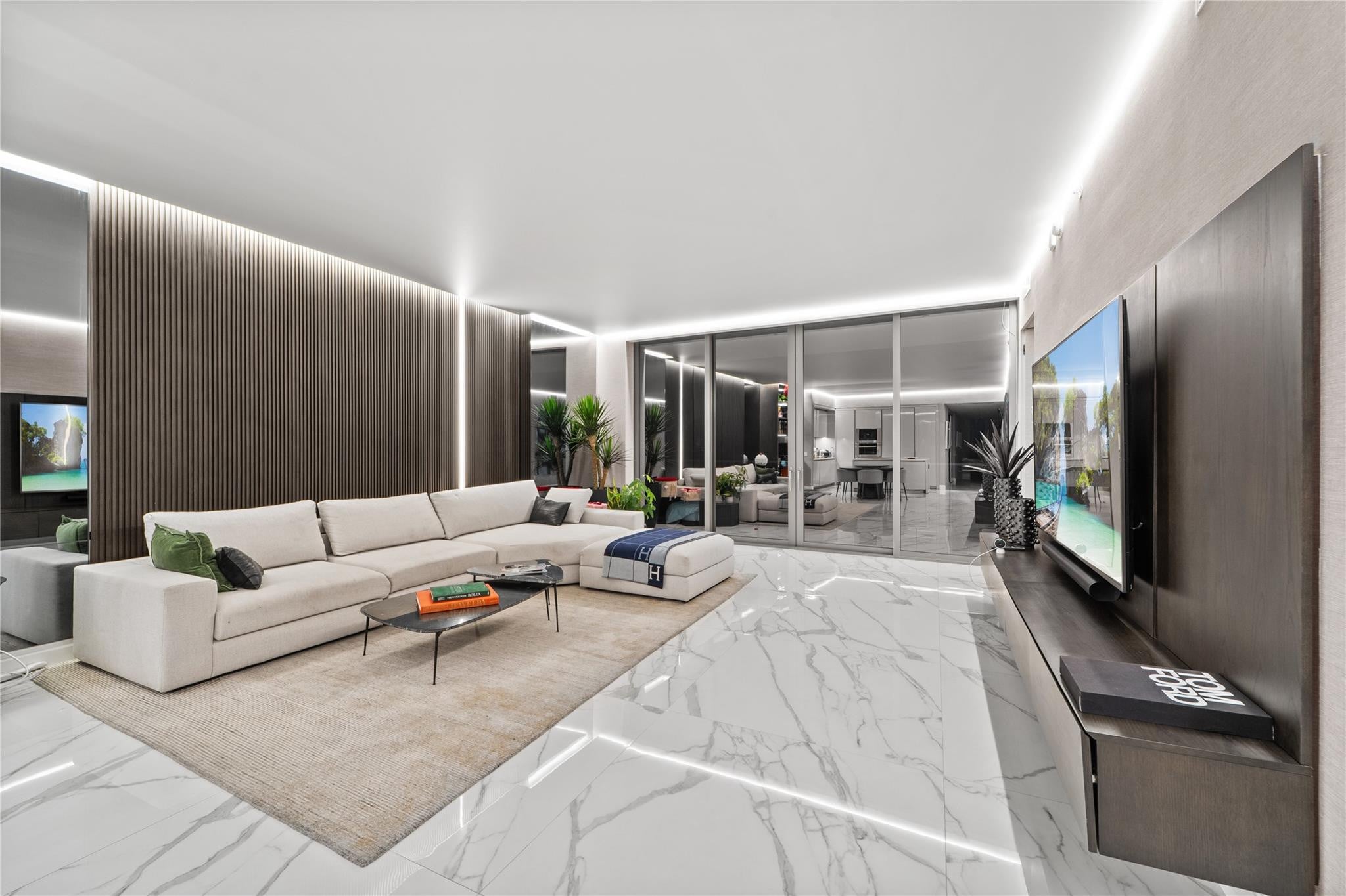 3BR – Condominium at 18975 Collins Avenue #3303