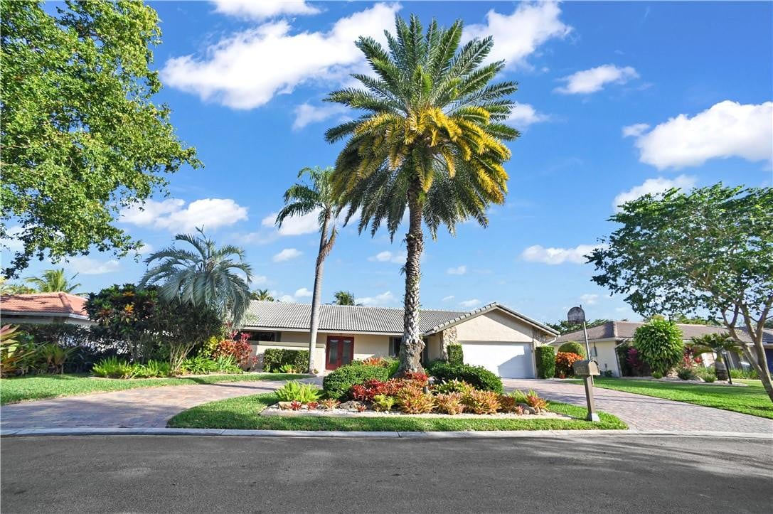 4BR – SingleFamilyResidence at 10765 NW 9th Court