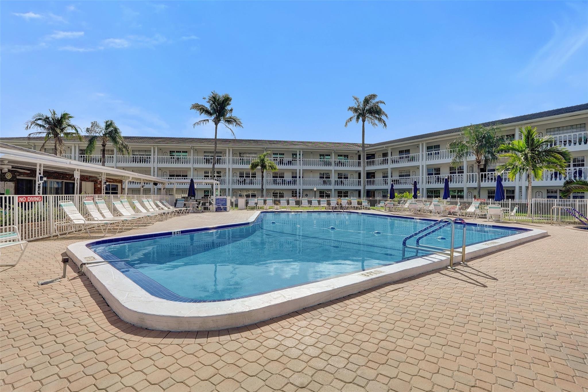 2BR – Condominium at 5208 NE 24th Terrace #F118