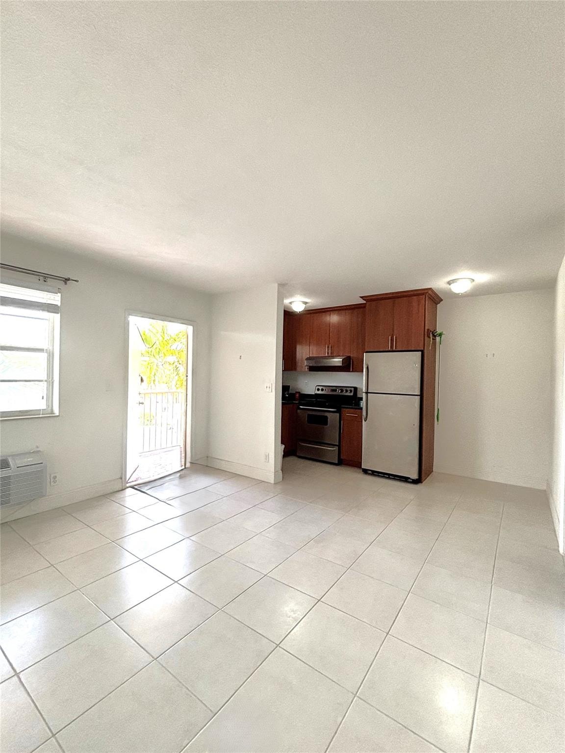 1BR – Condominium at 4071 N Dixie Highway #19