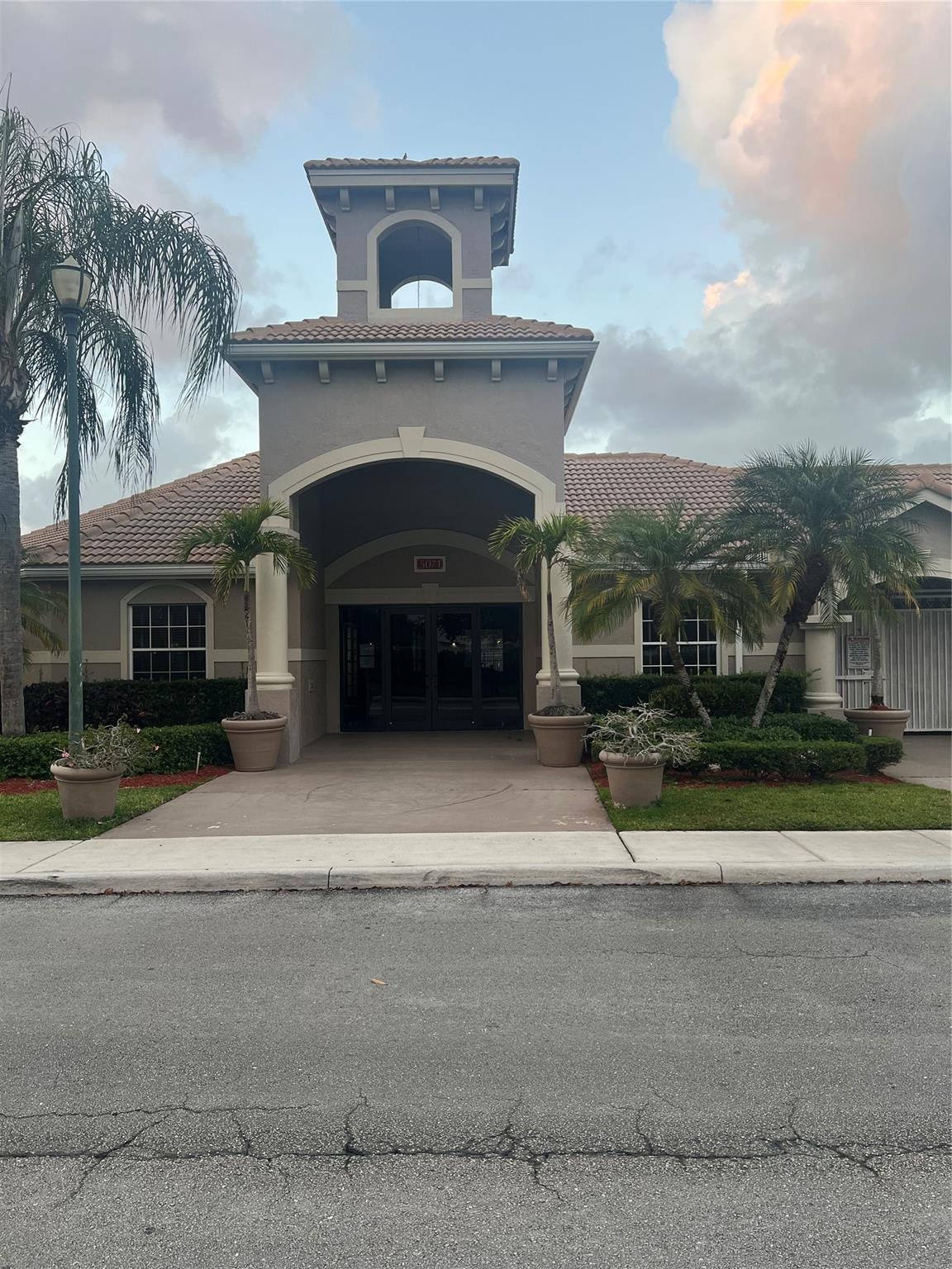 2BR – Condominium at 5031 Wiles Road #202