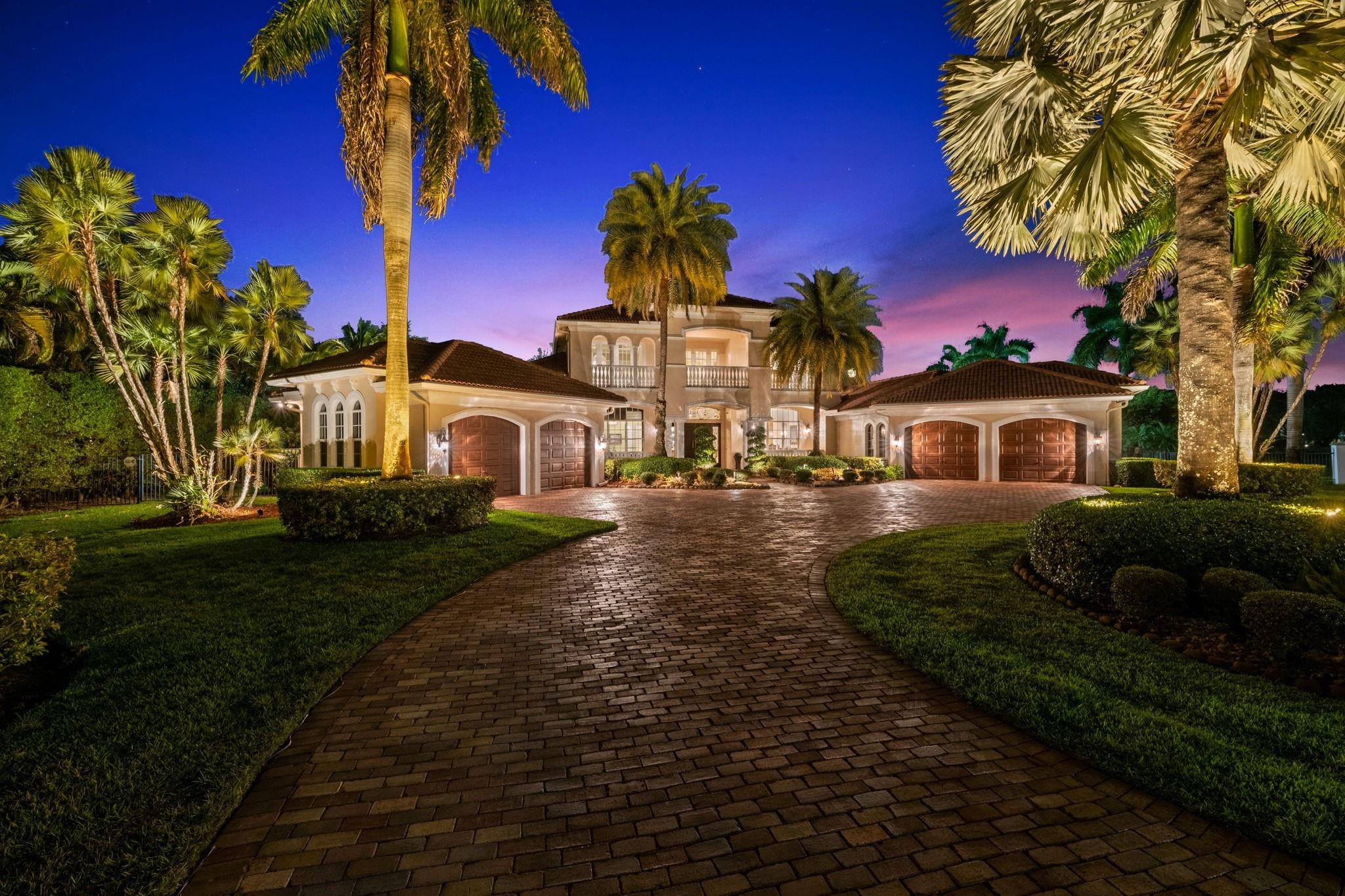 6BR – SingleFamilyResidence at 12741 Kapok Lane