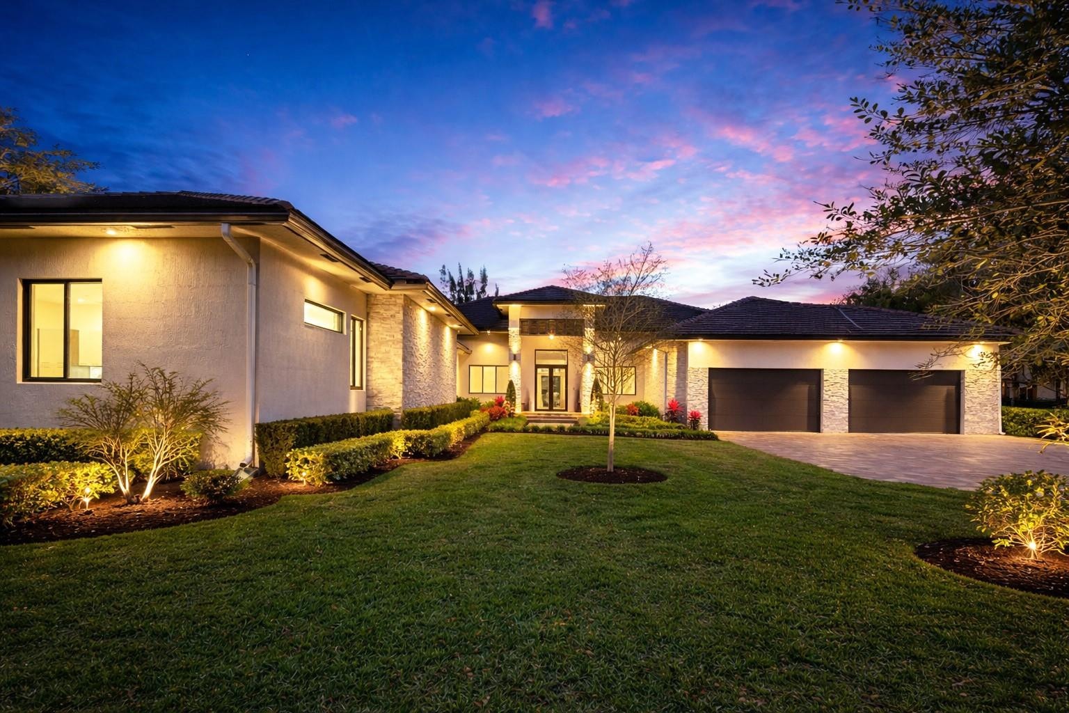 5BR – SingleFamilyResidence at 11861 NW 9 Street