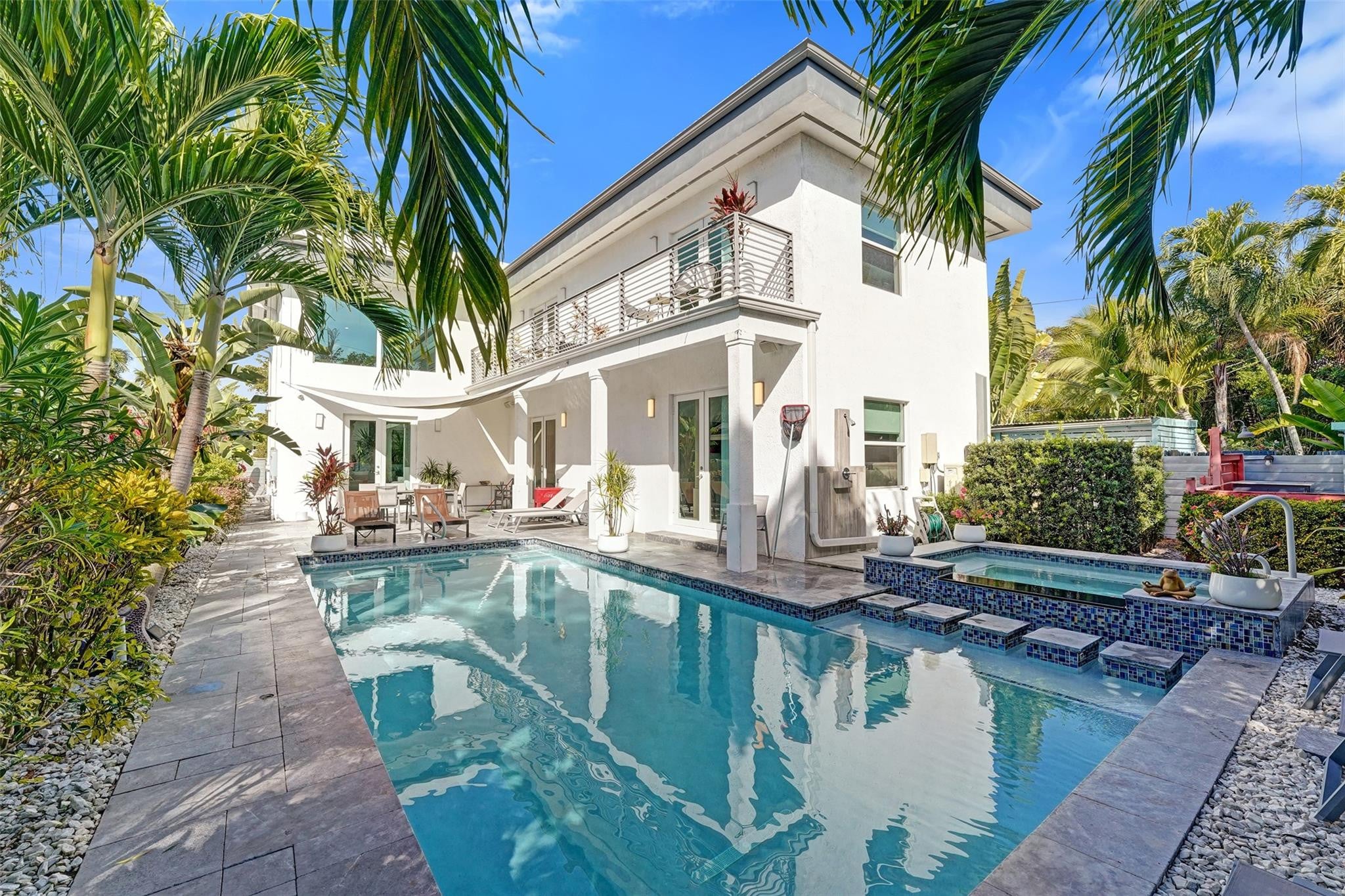 5BR – SingleFamilyResidence at 2502 NE 6th Avenue