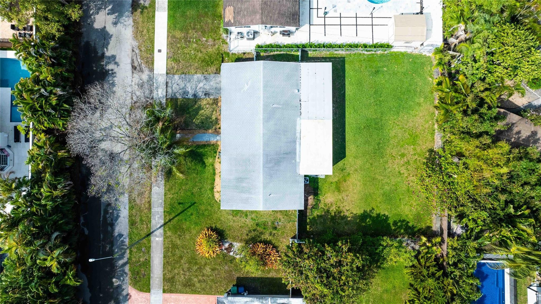 3BR – SingleFamilyResidence at 2515 NE 207th Street