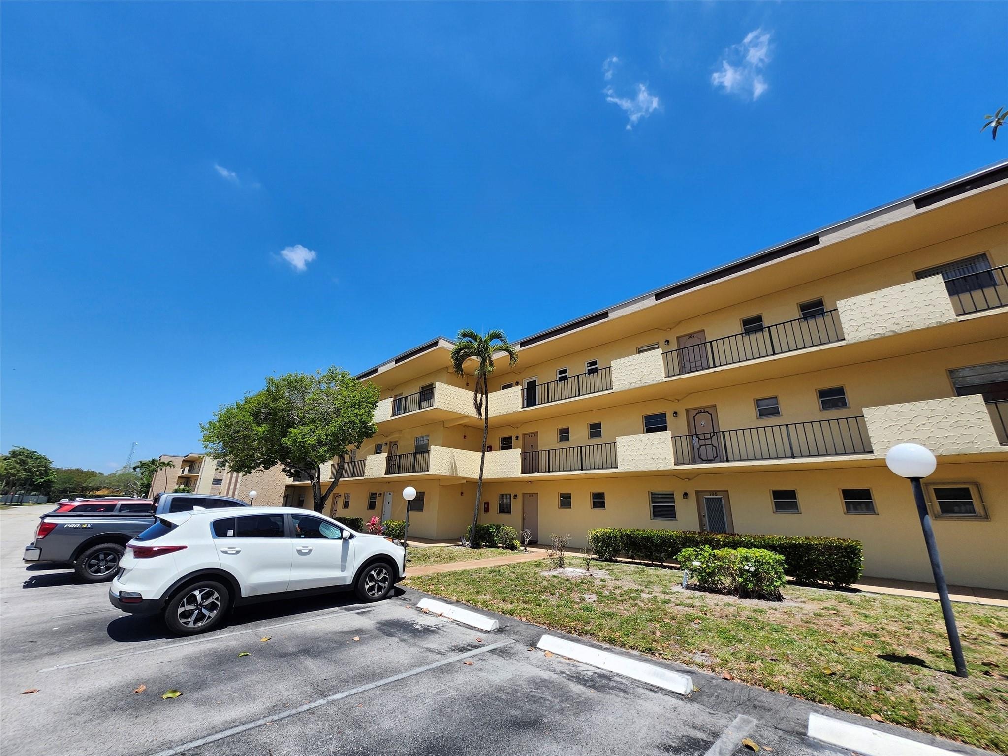 2BR – Condominium at 301 Cambridge Road #301
