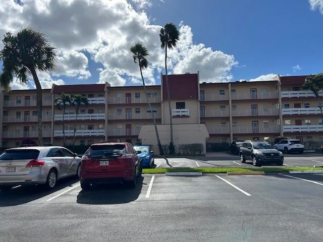 2BR – Condominium at 1000 Country Club Drive #403