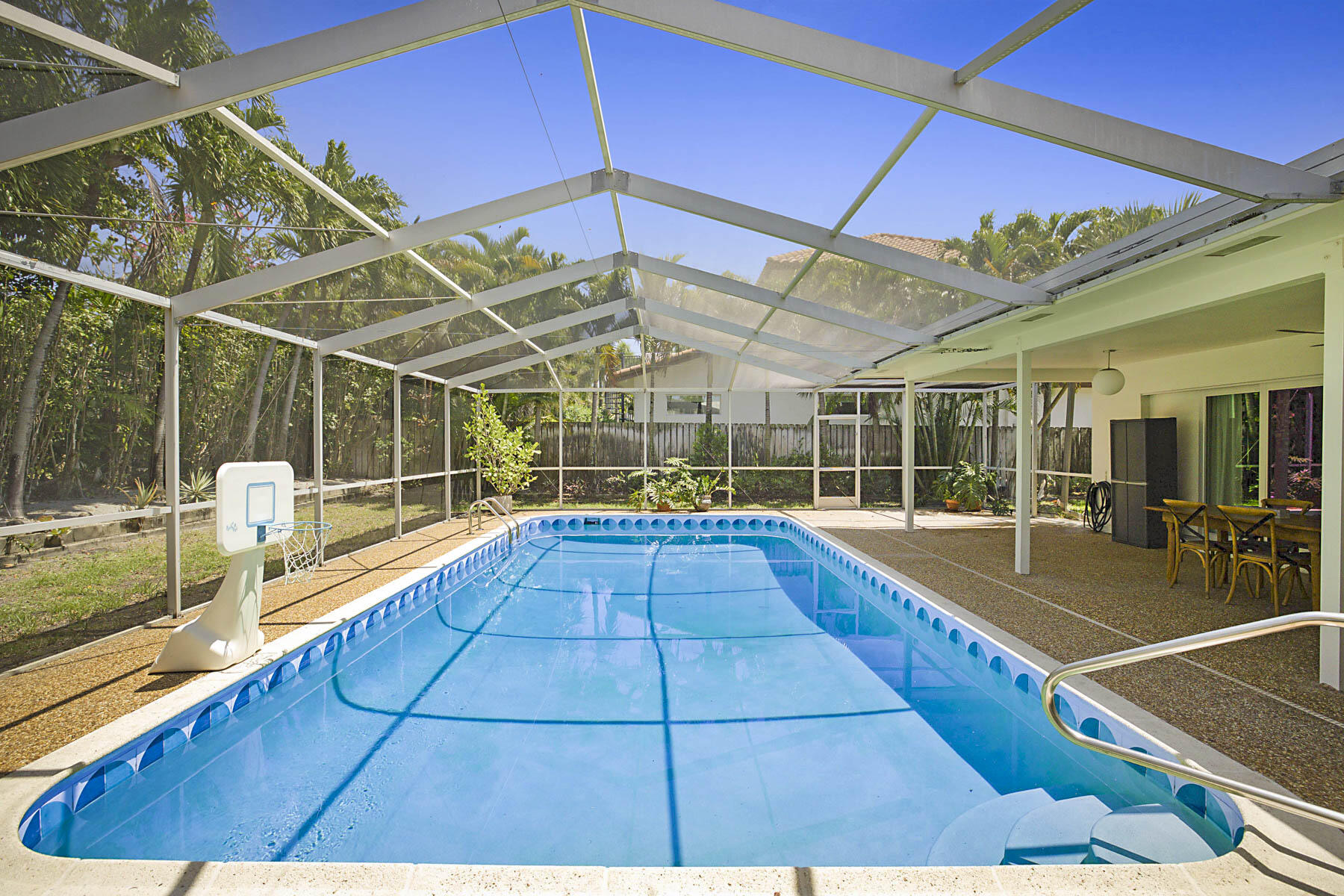 4BR – SingleFamilyResidence at 400 NW 6th Avenue