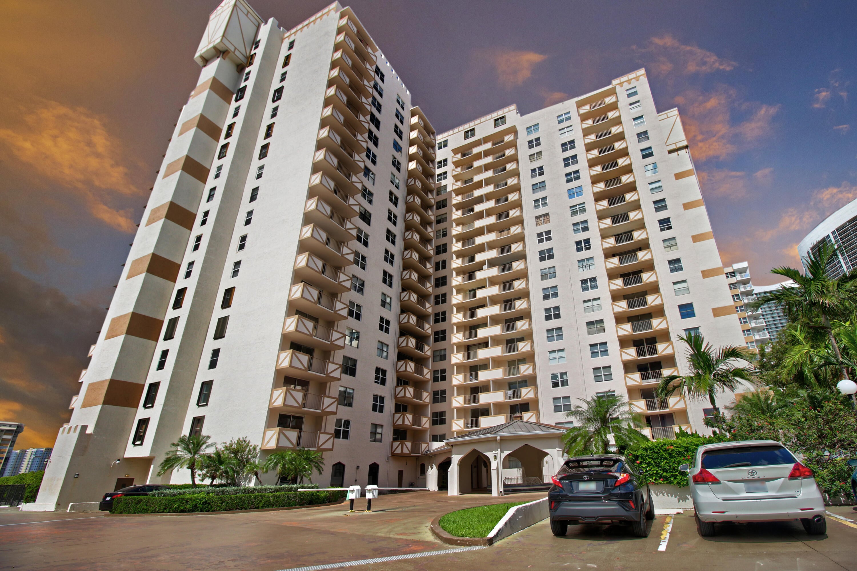 1BR – Condominium at 1865 S Ocean Drive #6c