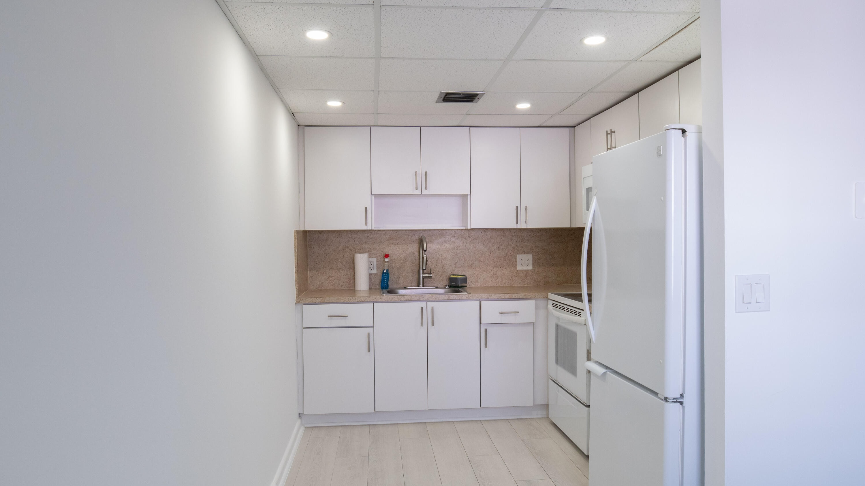 2BR – Condominium at 400 SW 134th Way #302f