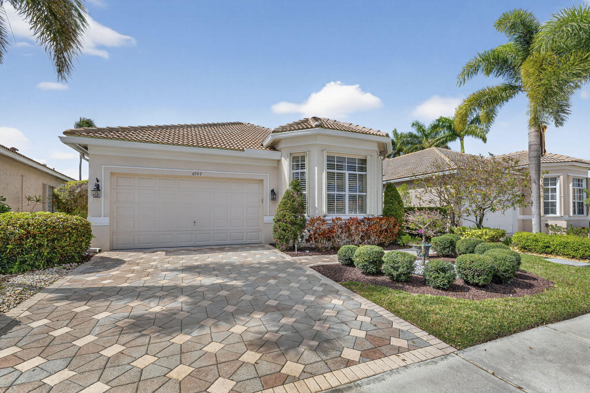3BR – SingleFamilyResidence at 6787 Fairway Lakes Drive