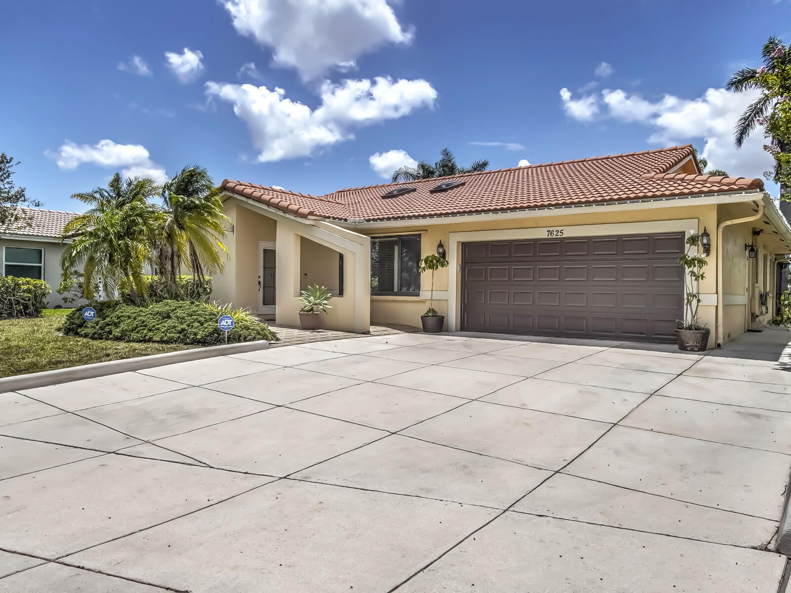 4BR – SingleFamilyResidence at 7625 Sunflower Drive