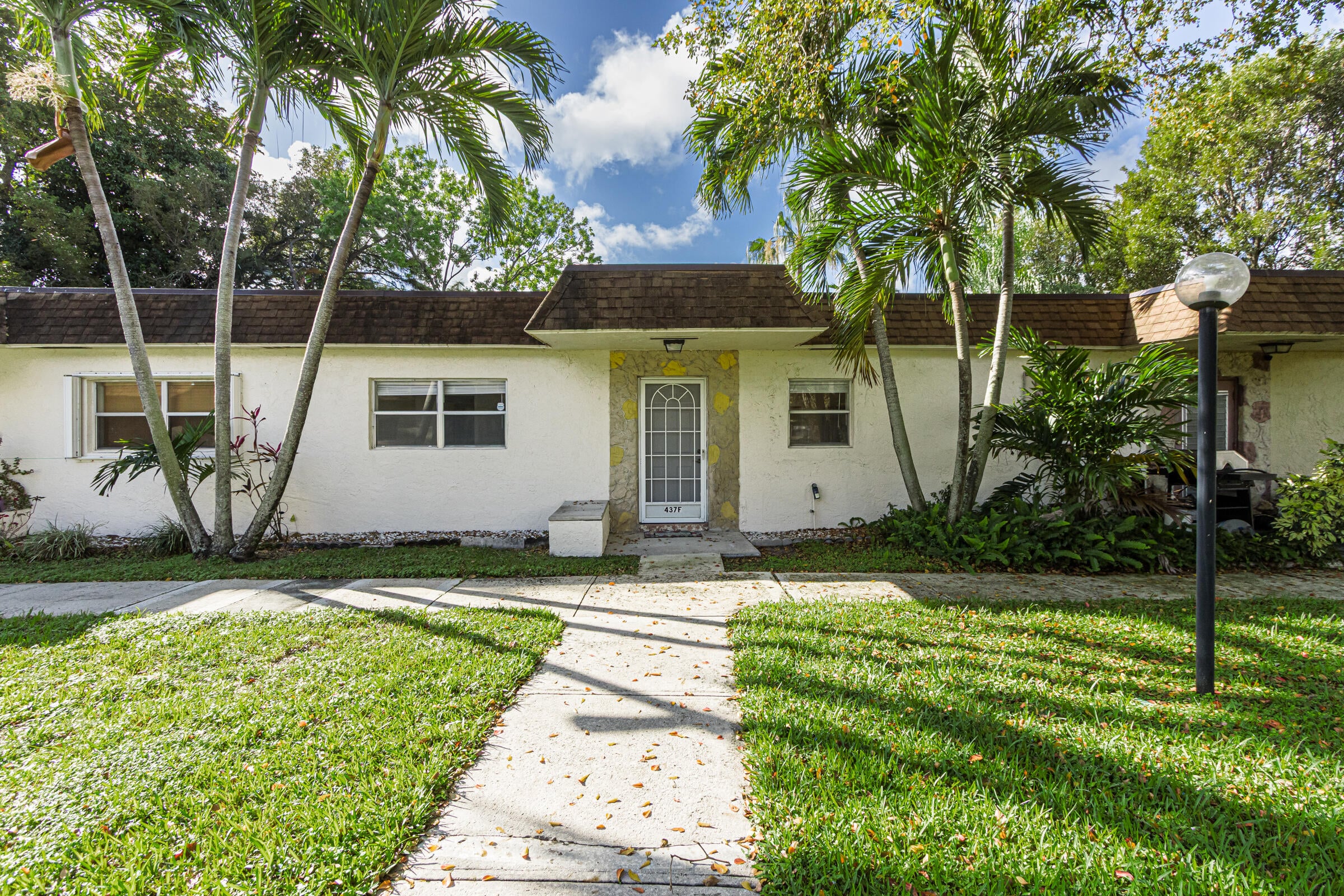 2BR – Townhouse at 437 SW Natura Avenue #F