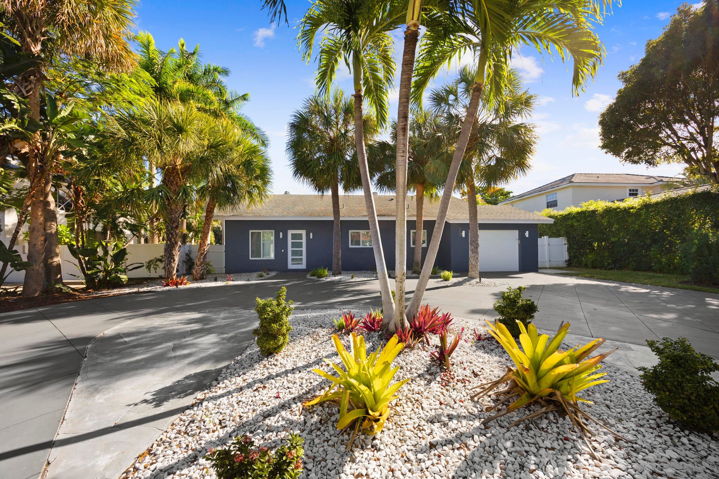 3BR – SingleFamilyResidence at 930 NW 4th Court