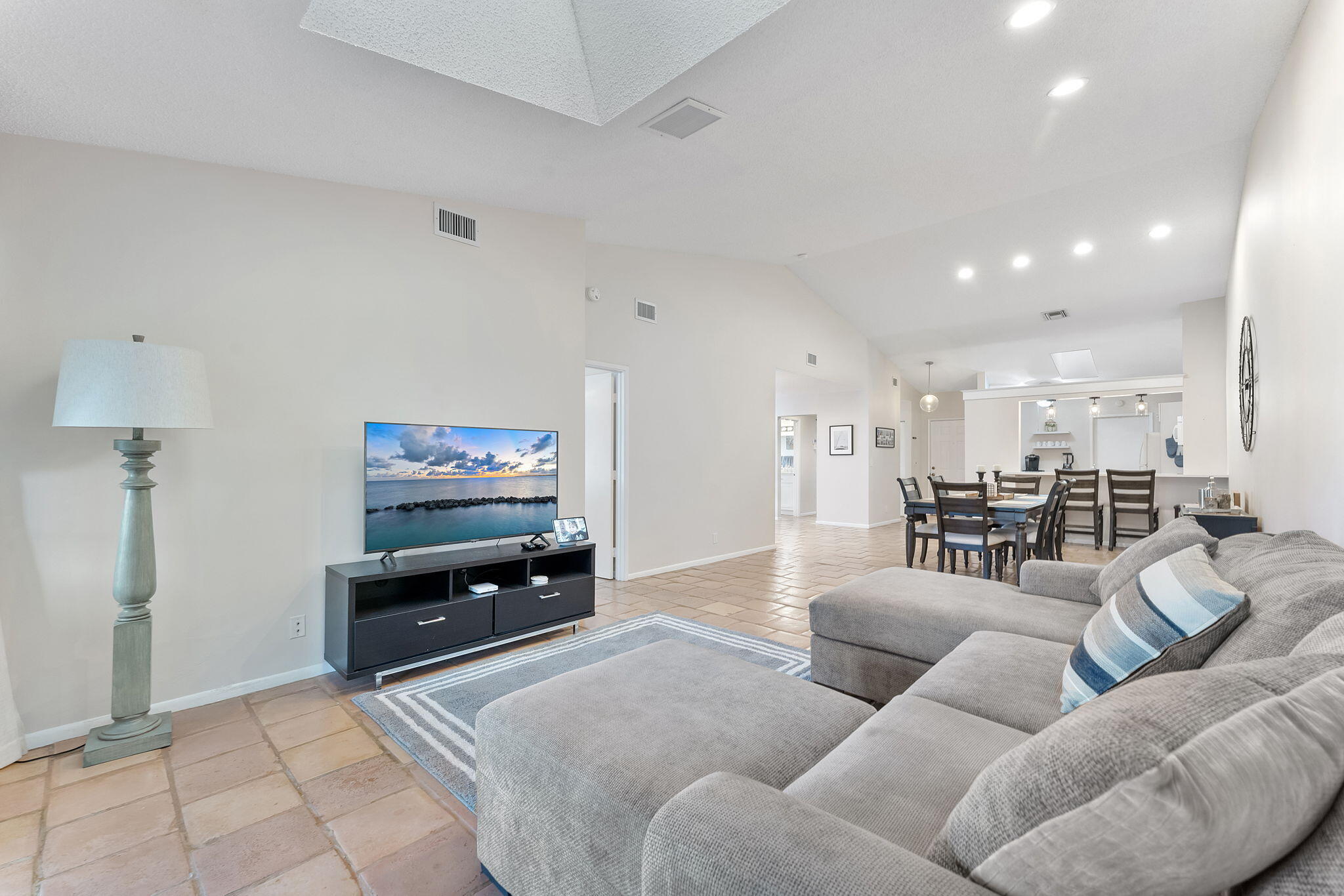 3BR – RES at 5861 Sunswept Lane #B