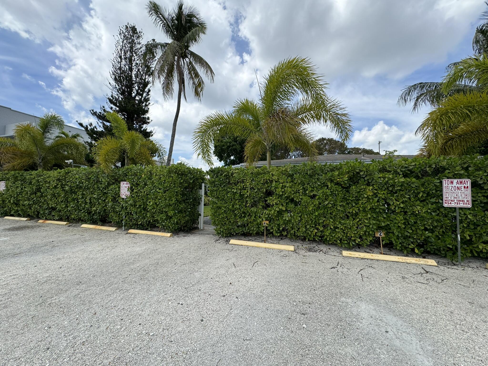 1BR – Apartment at 625 NE 14th Avenue #1