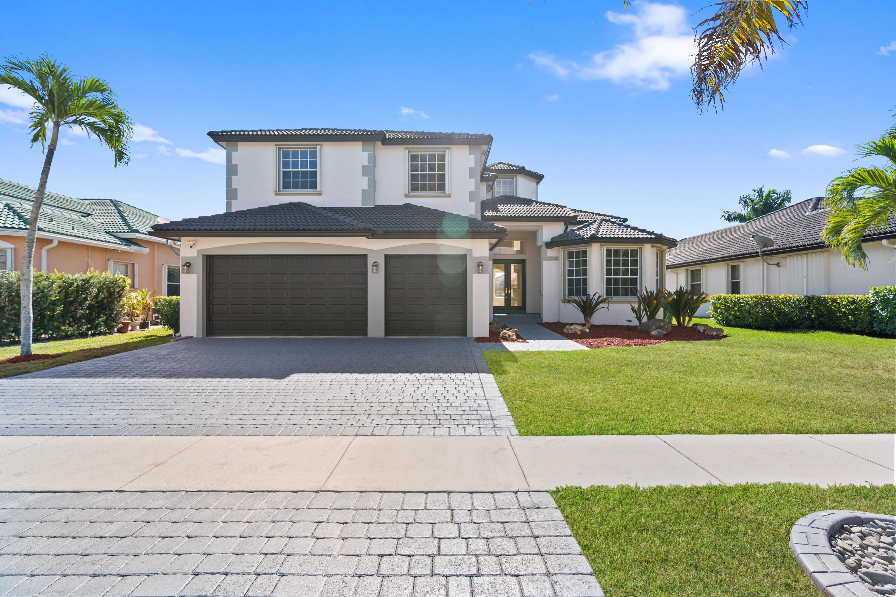 5BR – SingleFamilyResidence at 3241 SW 189th Avenue