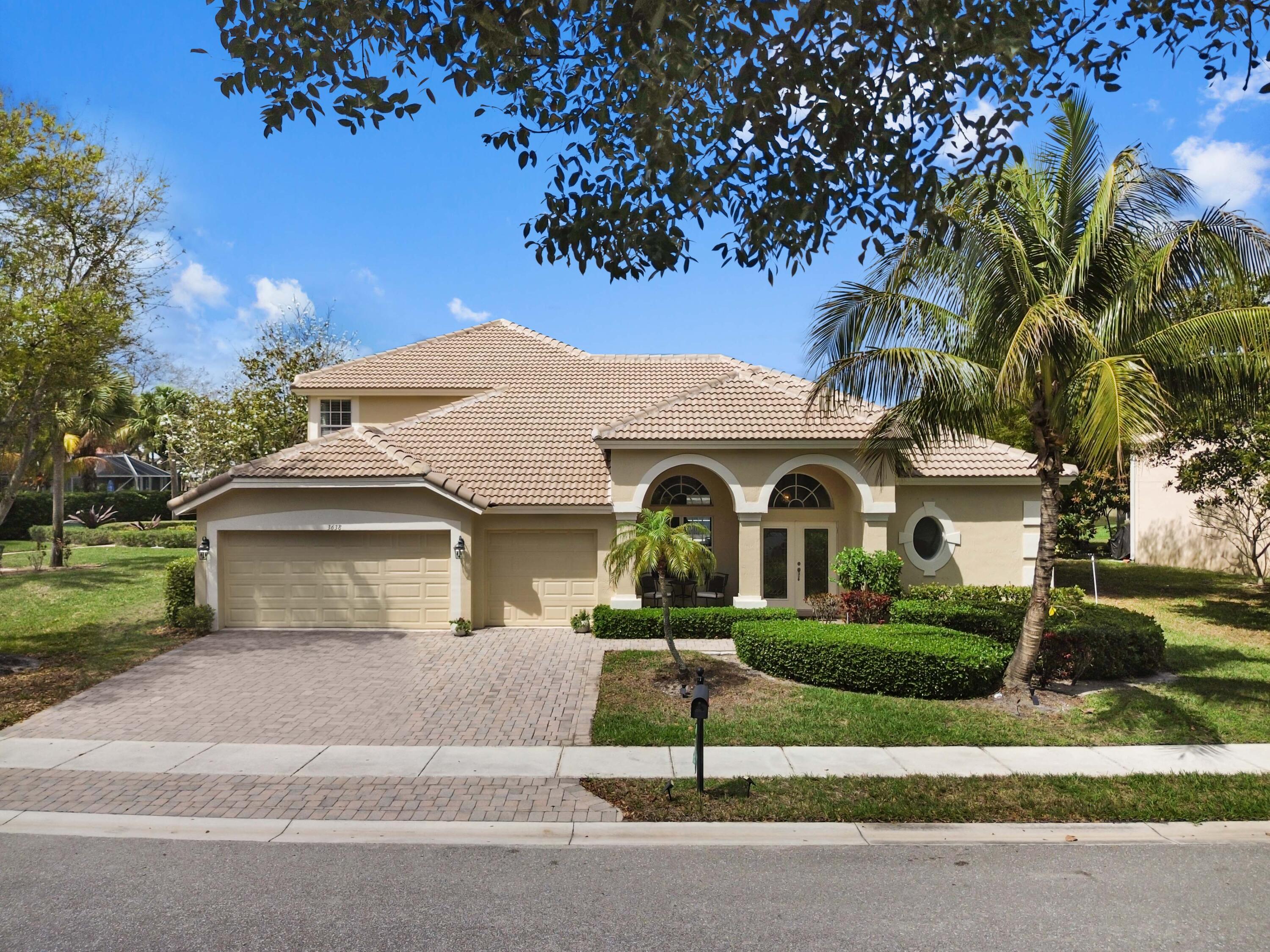 5BR – SingleFamilyResidence at 3638 Hamilton Key
