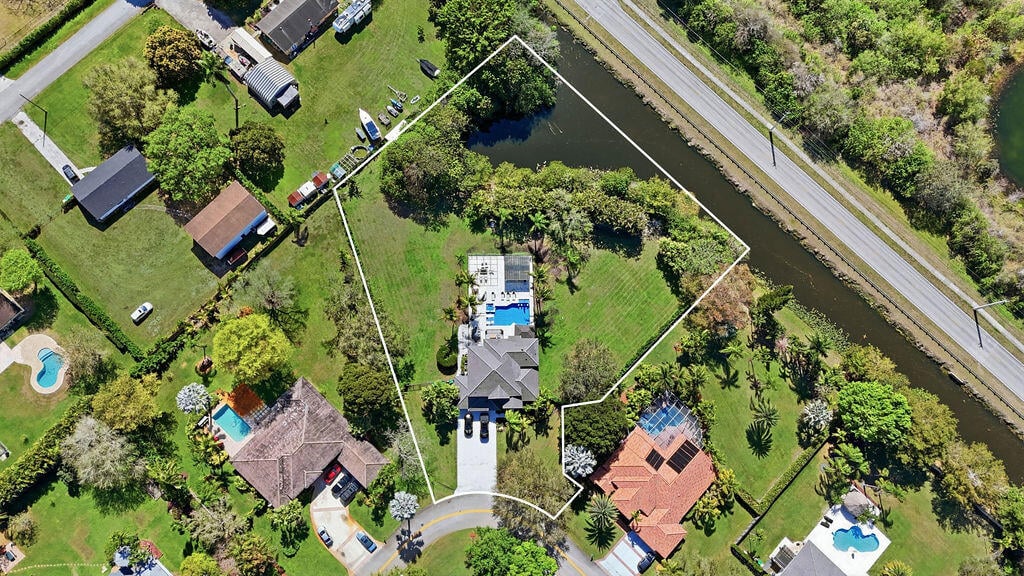 5BR – SingleFamilyResidence at 3541 Carlton Lane