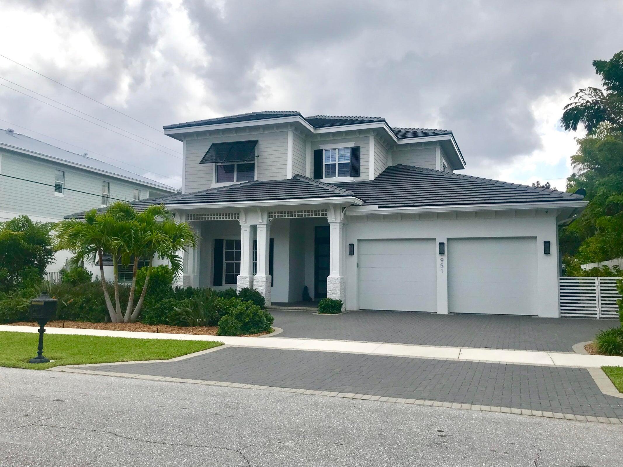 4BR – SingleFamilyResidence at 951 NE 2nd Terrace