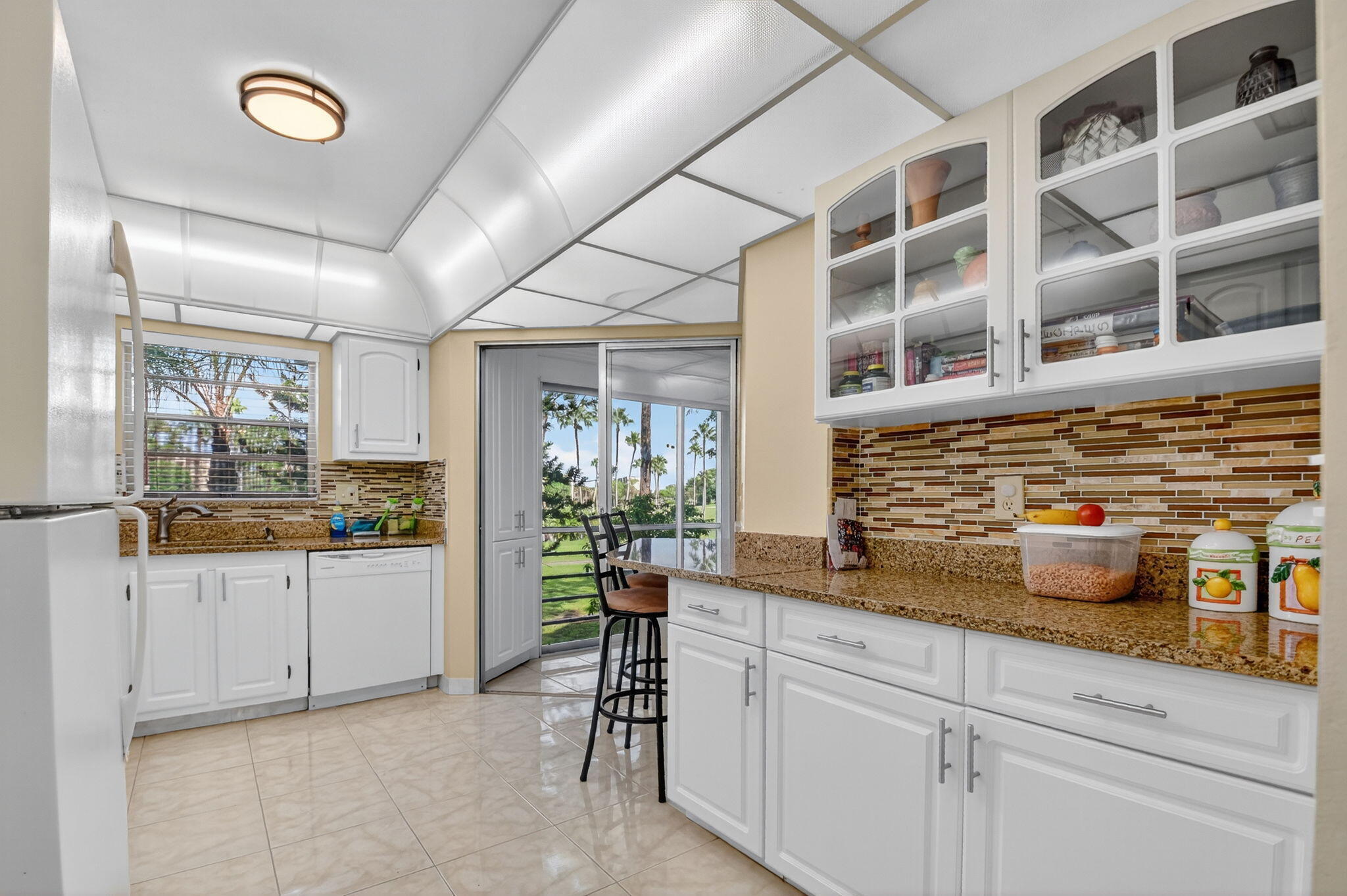 2BR – Condominium at 3810 Via Poinciana #206