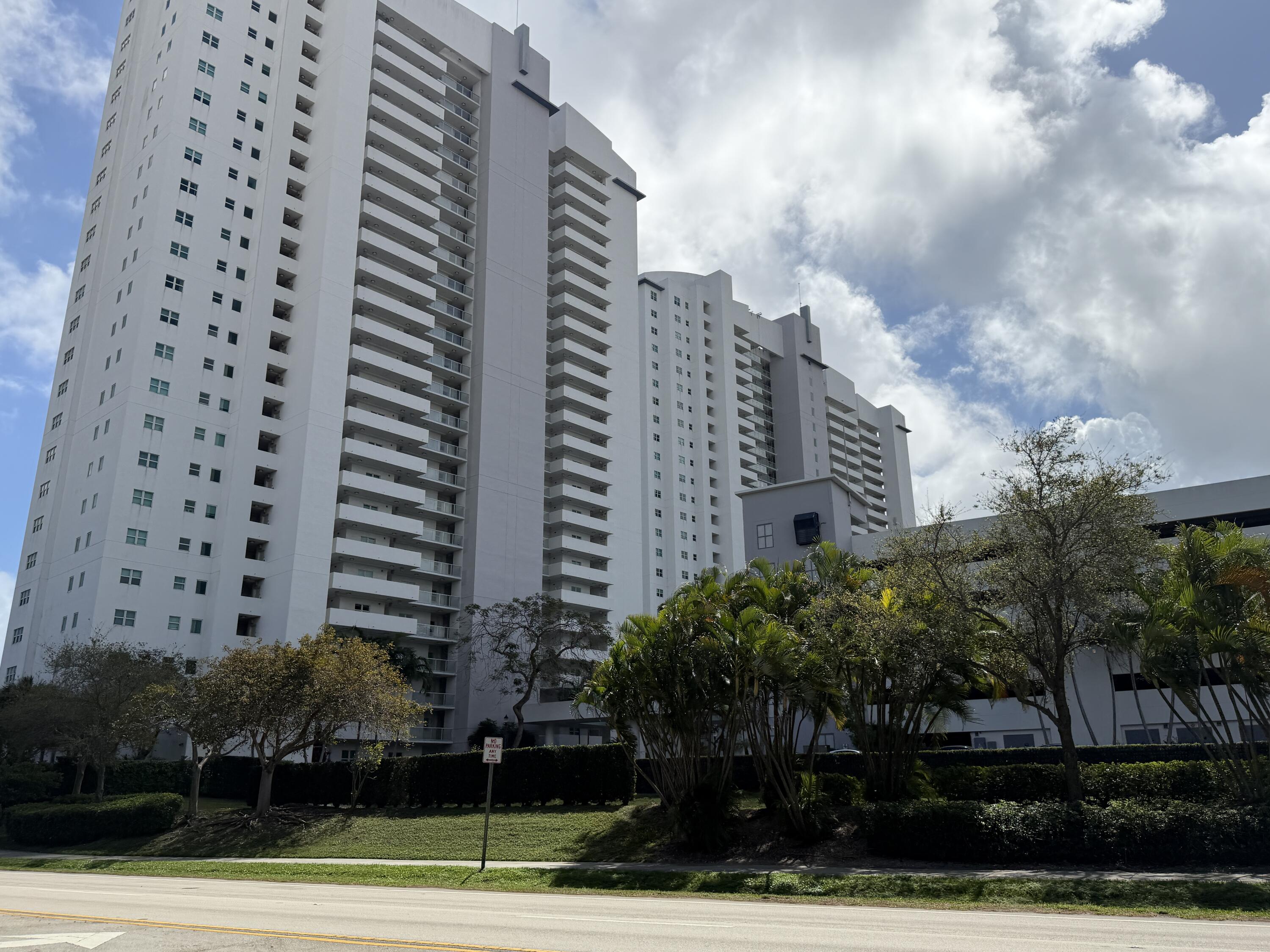 3BR – Condominium at 15051 Royal Oaks Lane #1603