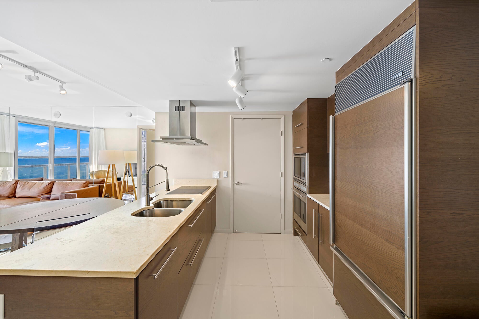 2BR – Condominium at 495 Brickell Avenue #911