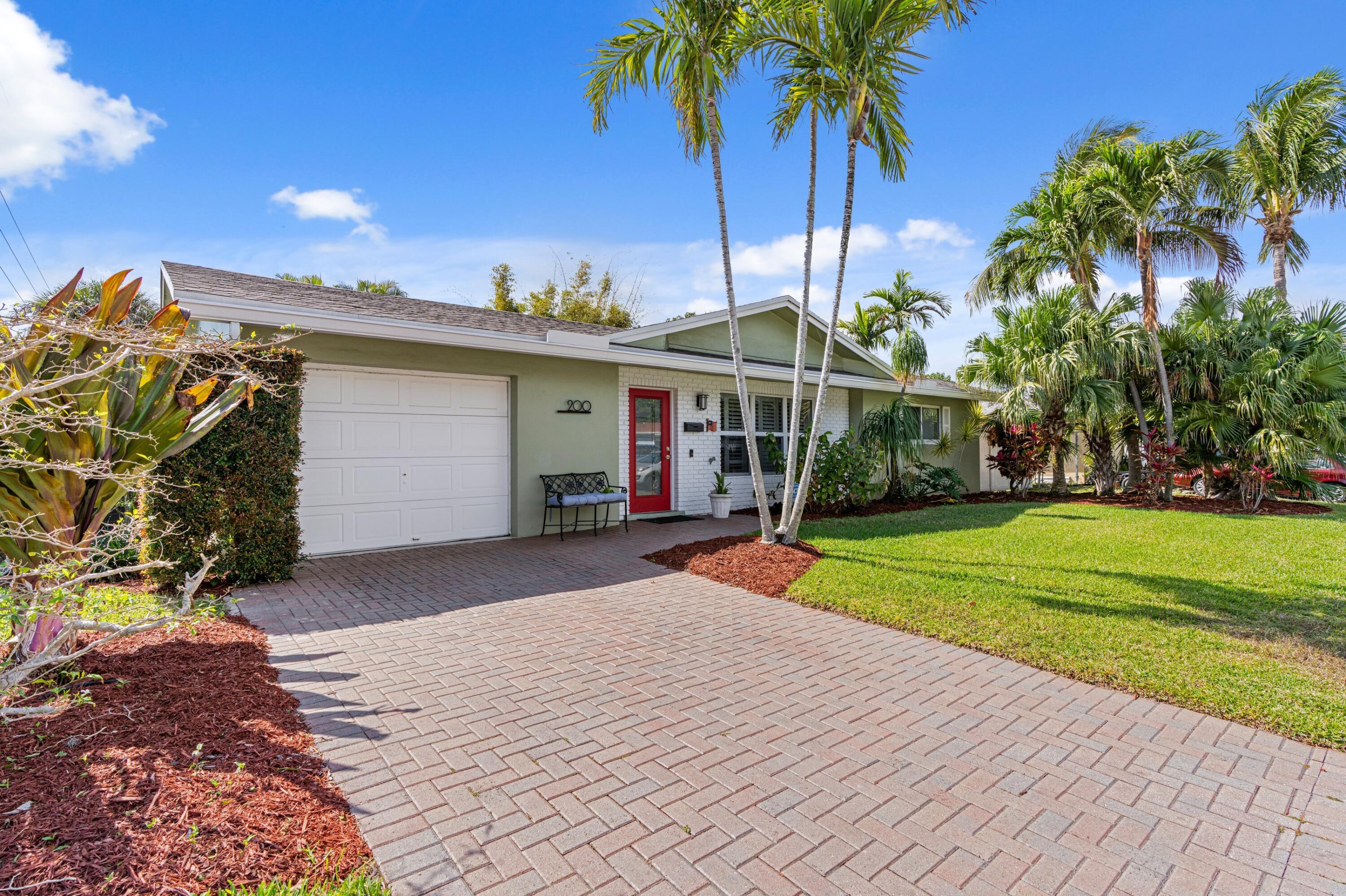 3BR – SingleFamilyResidence at 200 SW 5th Street